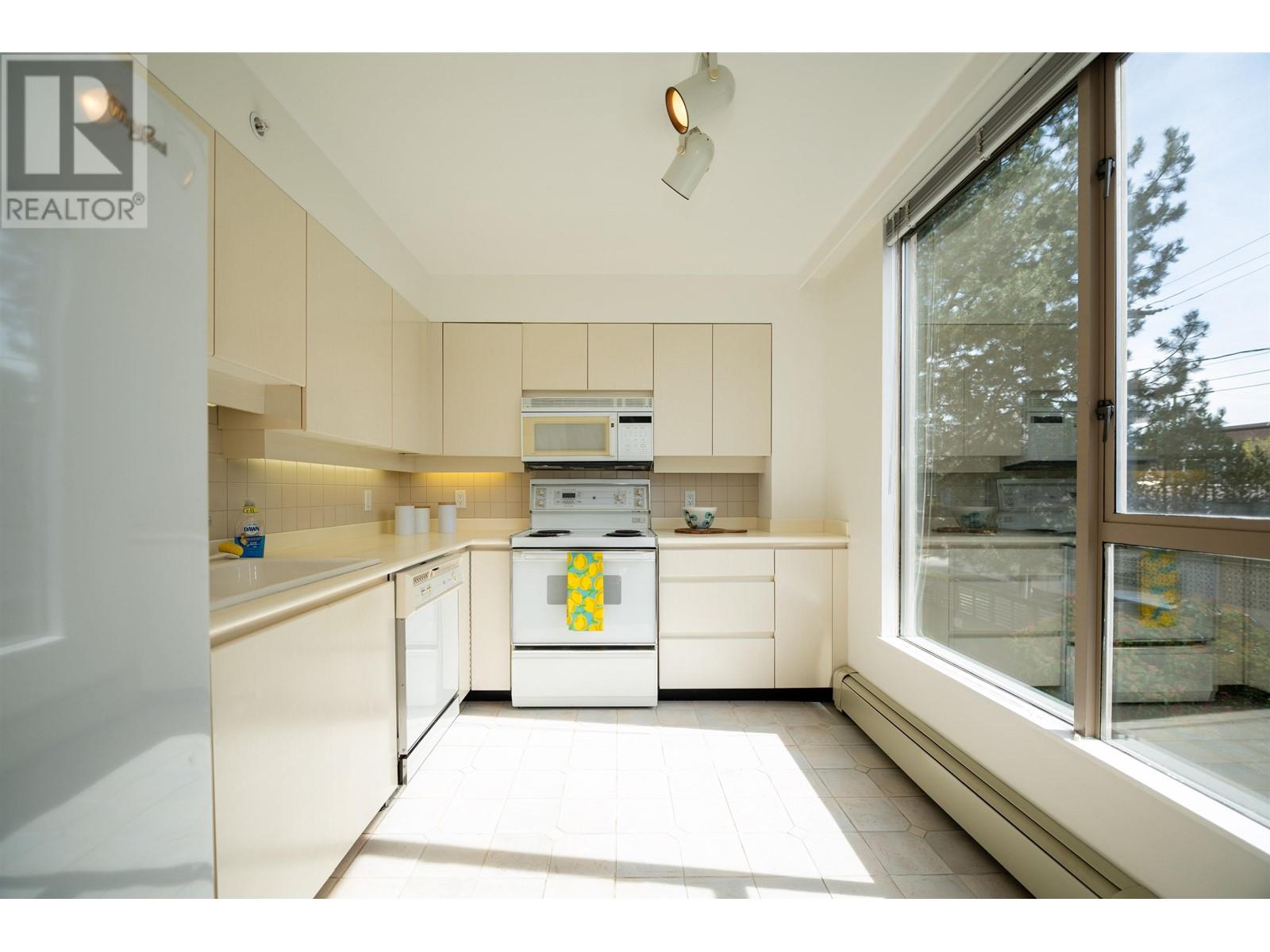 203 2108 W 38th Avenue, Vancouver, British Columbia  V6M 1R9 - Photo 13 - R2986380