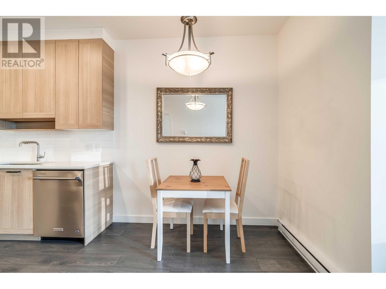 610 7169 14th Avenue, Burnaby, British Columbia  V3N 0H6 - Photo 12 - R2988577