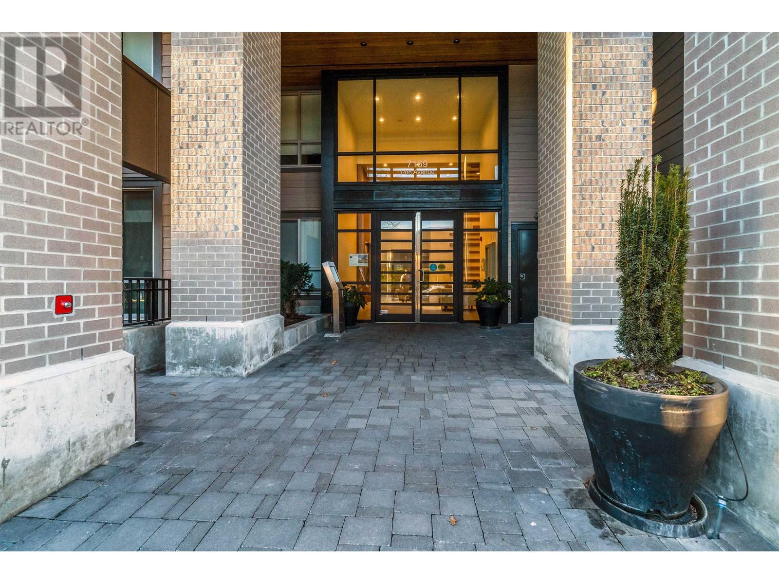 610 7169 14th Avenue, Burnaby, British Columbia  V3N 0H6 - Photo 3 - R2988577