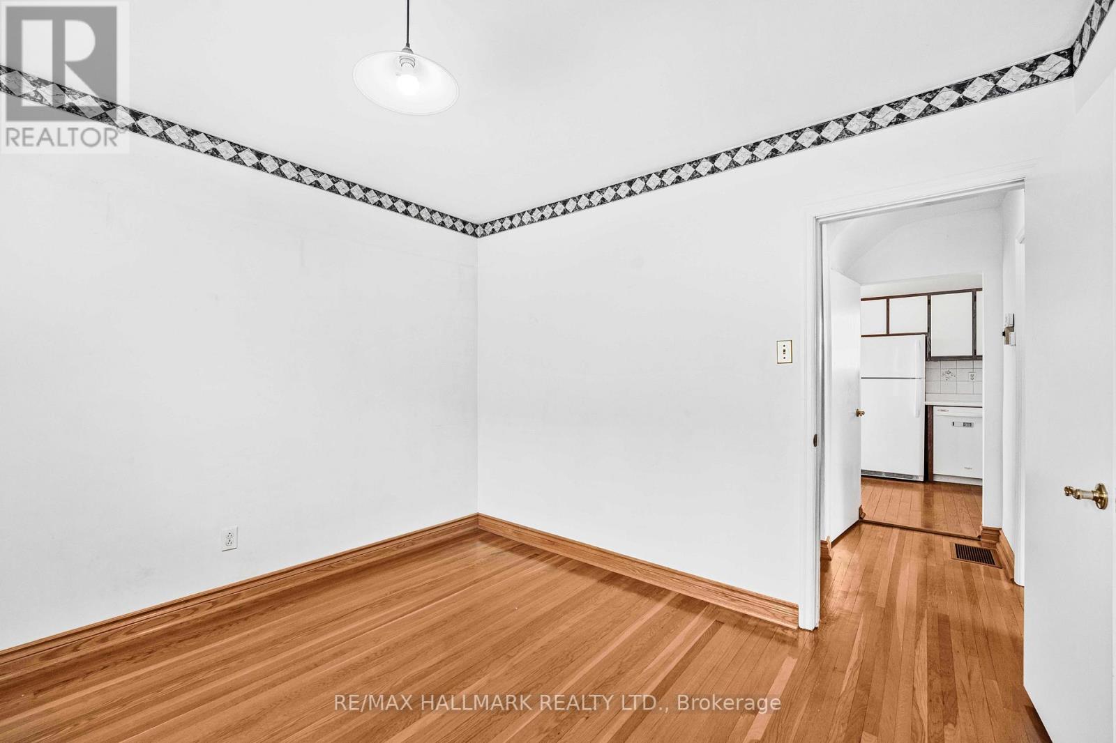 17 Tofield Crescent, Toronto (Rexdale-Kipling), Ontario  M9W 2B8 - Photo 15 - W12073401
