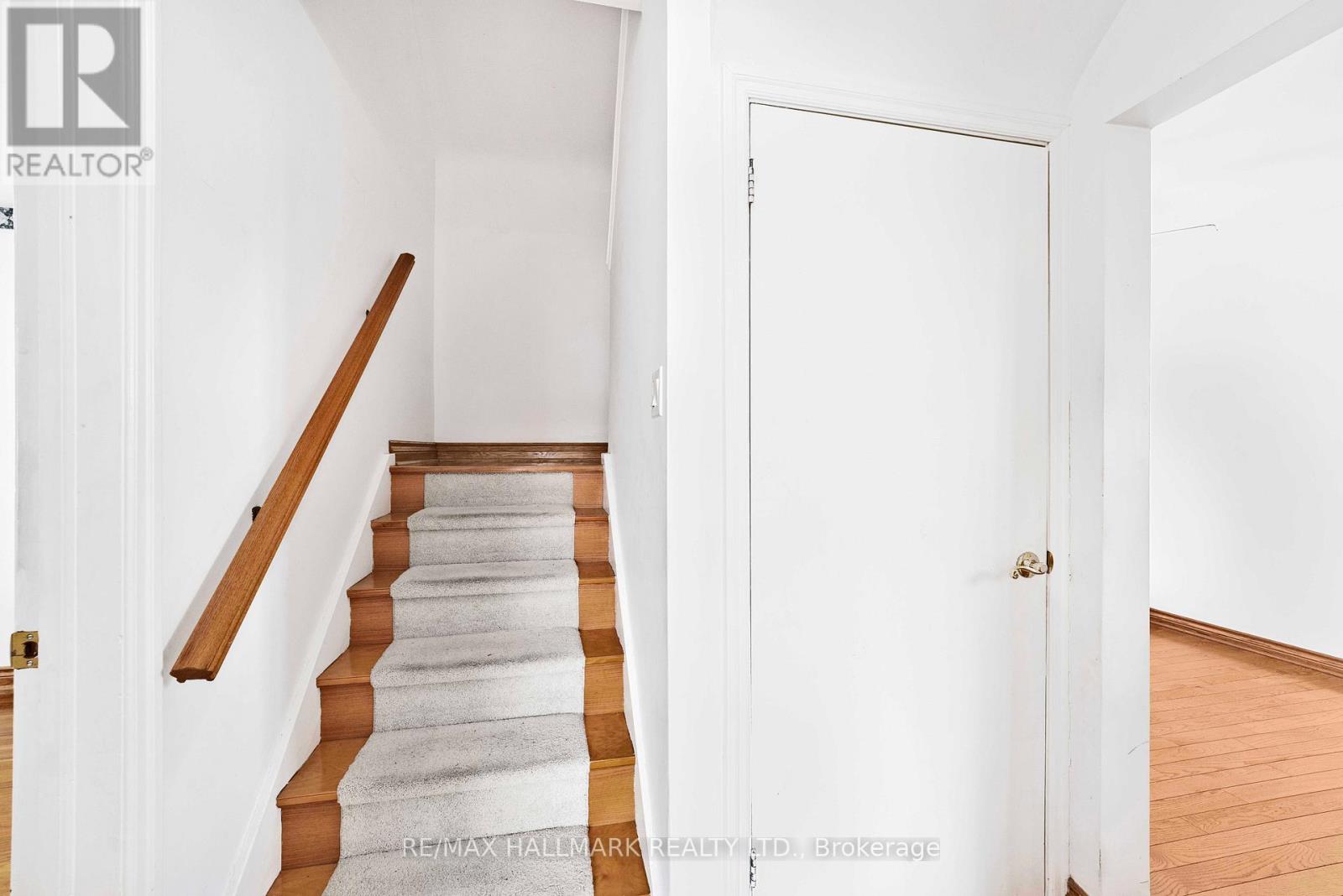 17 Tofield Crescent, Toronto (Rexdale-Kipling), Ontario  M9W 2B8 - Photo 17 - W12073401