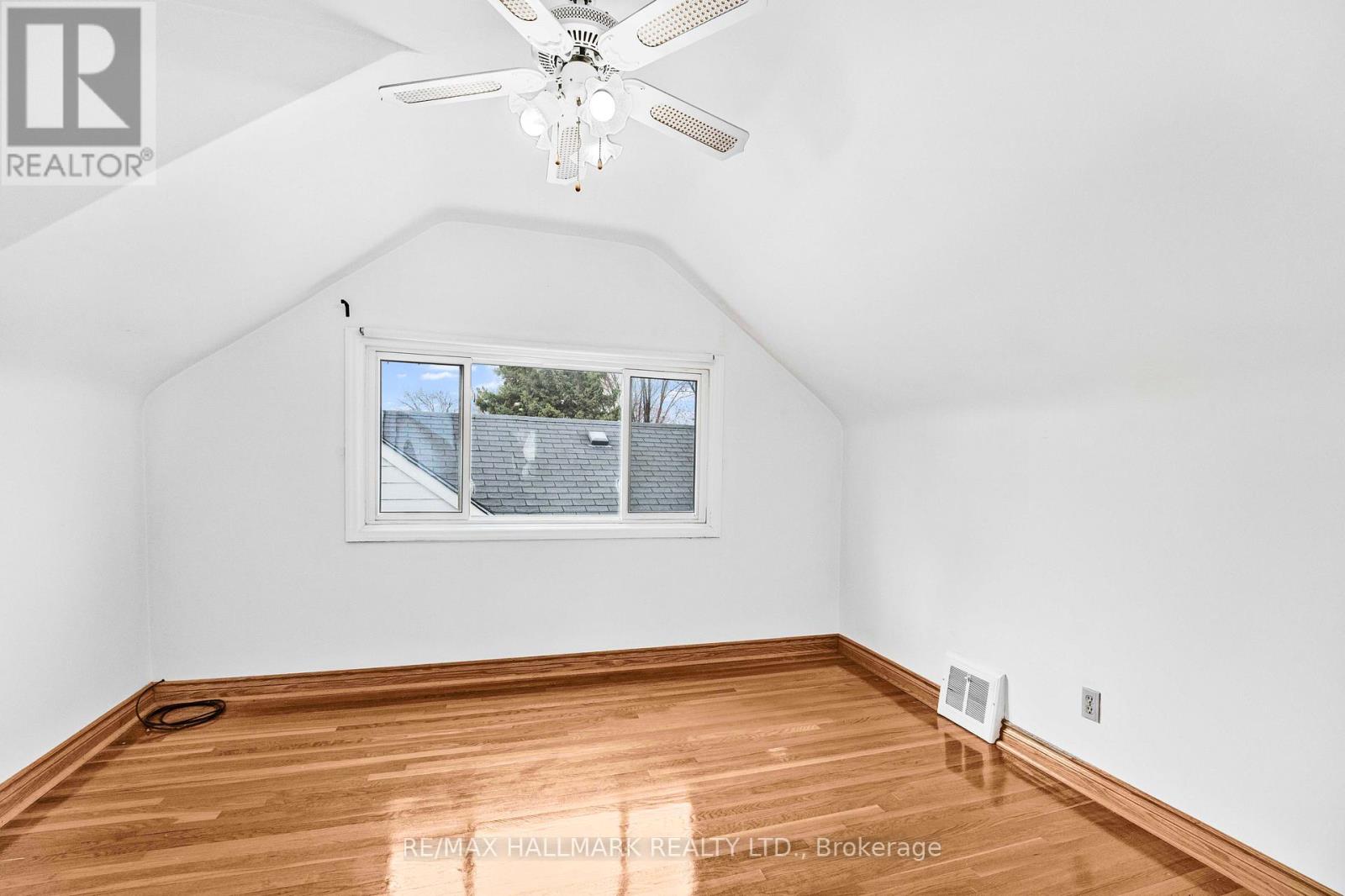 17 Tofield Crescent, Toronto (Rexdale-Kipling), Ontario  M9W 2B8 - Photo 19 - W12073401