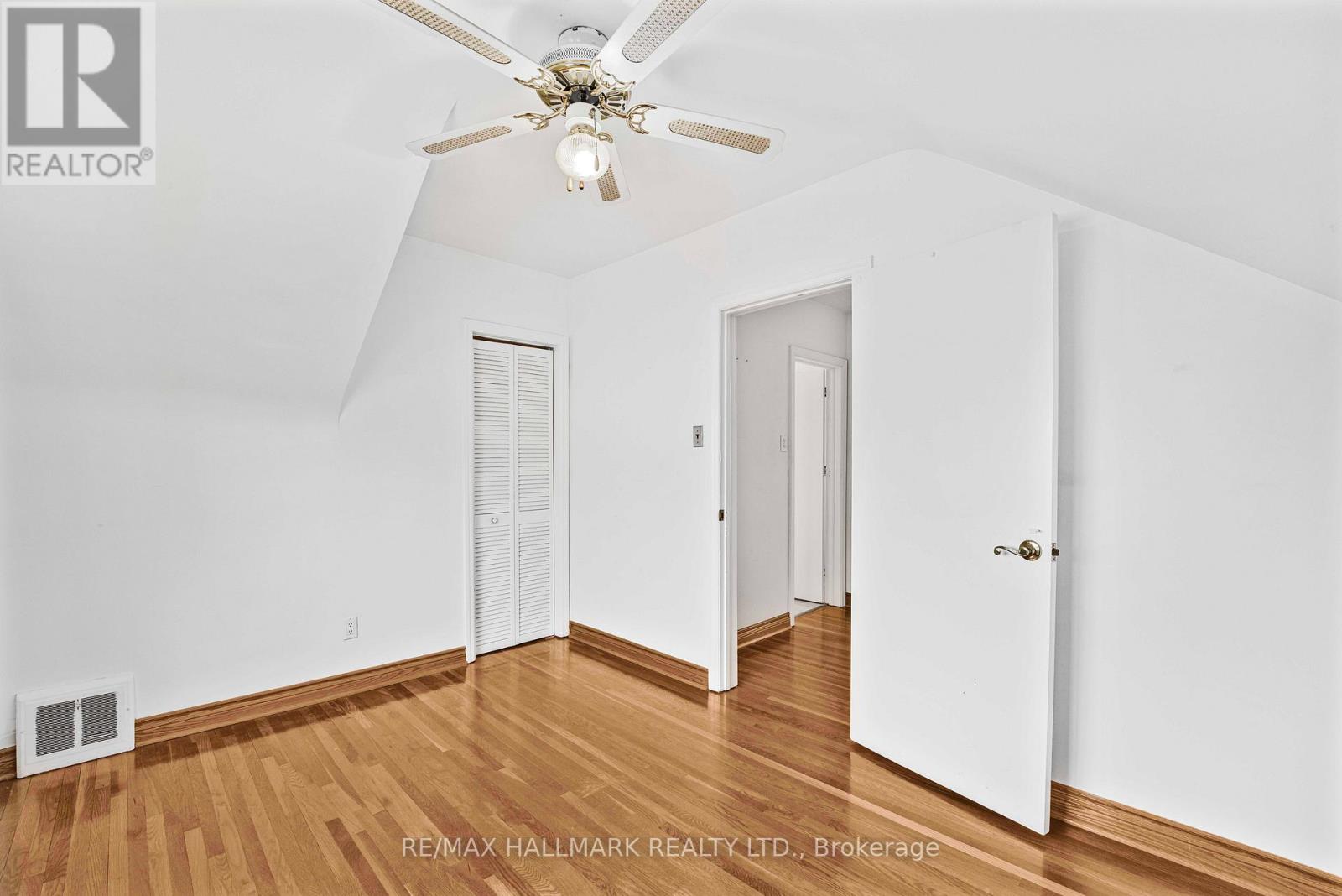 17 Tofield Crescent, Toronto (Rexdale-Kipling), Ontario  M9W 2B8 - Photo 23 - W12073401