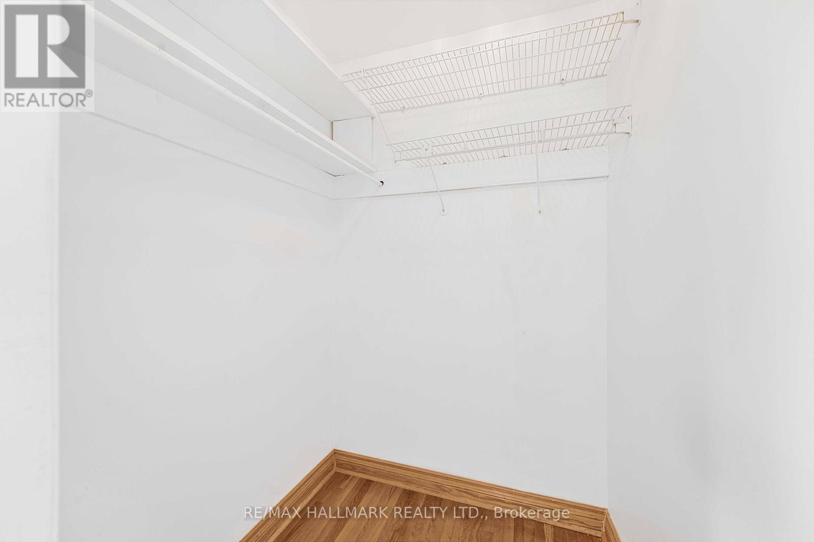 17 Tofield Crescent, Toronto (Rexdale-Kipling), Ontario  M9W 2B8 - Photo 24 - W12073401