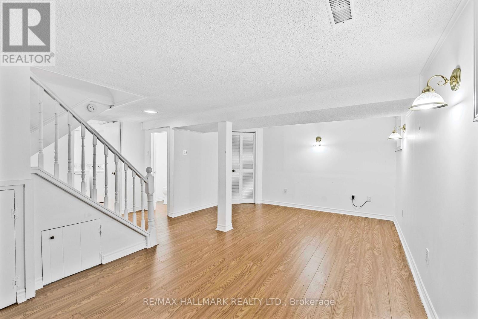 17 Tofield Crescent, Toronto (Rexdale-Kipling), Ontario  M9W 2B8 - Photo 30 - W12073401