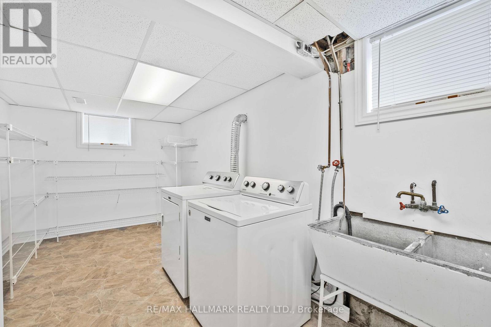 17 Tofield Crescent, Toronto (Rexdale-Kipling), Ontario  M9W 2B8 - Photo 33 - W12073401