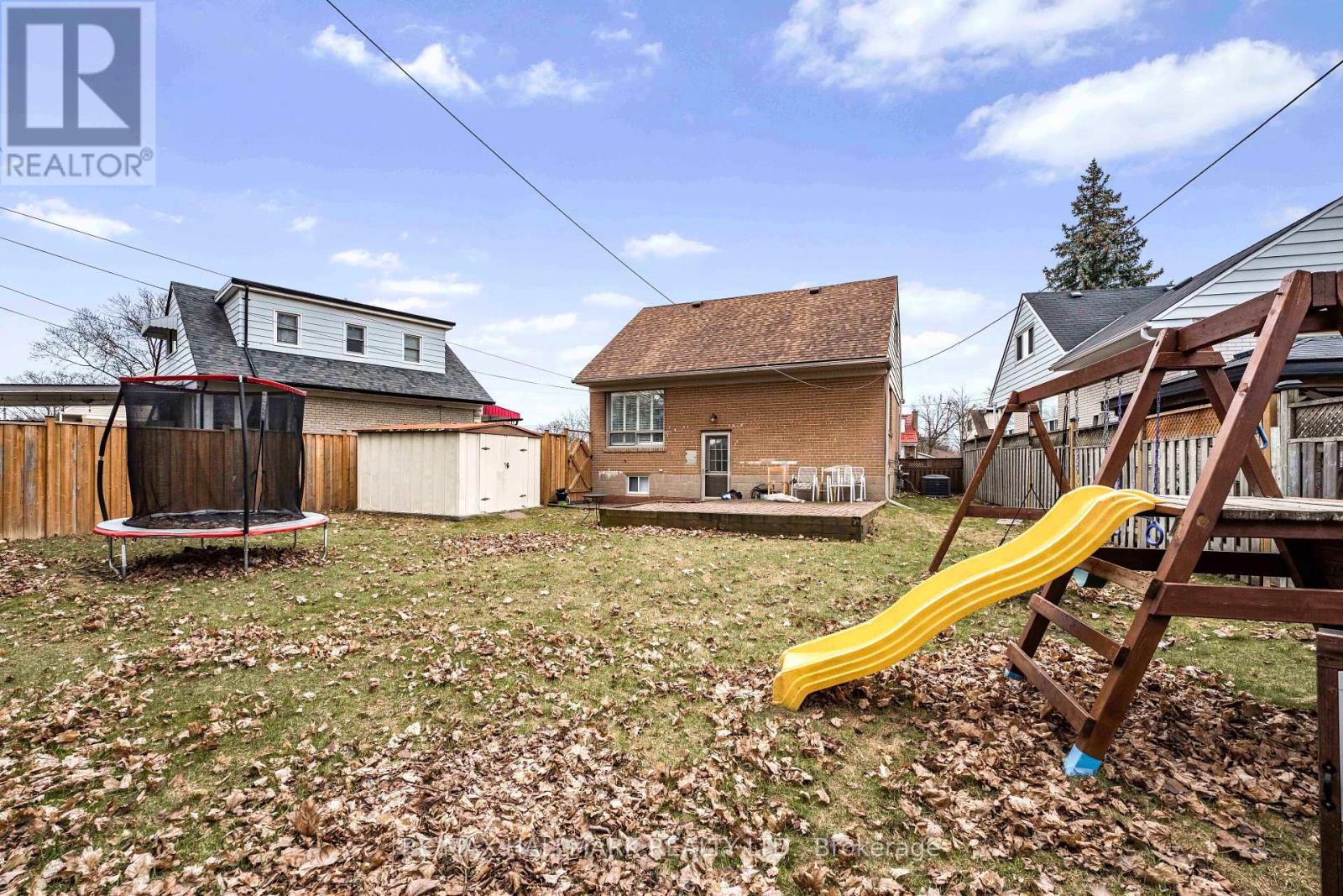 17 Tofield Crescent, Toronto (Rexdale-Kipling), Ontario  M9W 2B8 - Photo 34 - W12073401