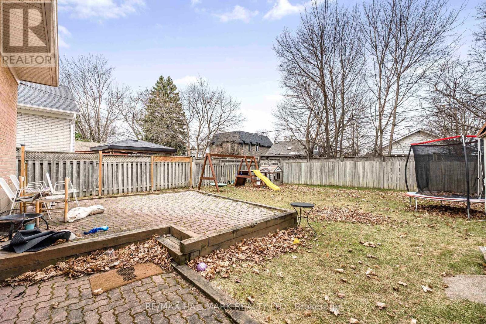 17 Tofield Crescent, Toronto (Rexdale-Kipling), Ontario  M9W 2B8 - Photo 9 - W12073401