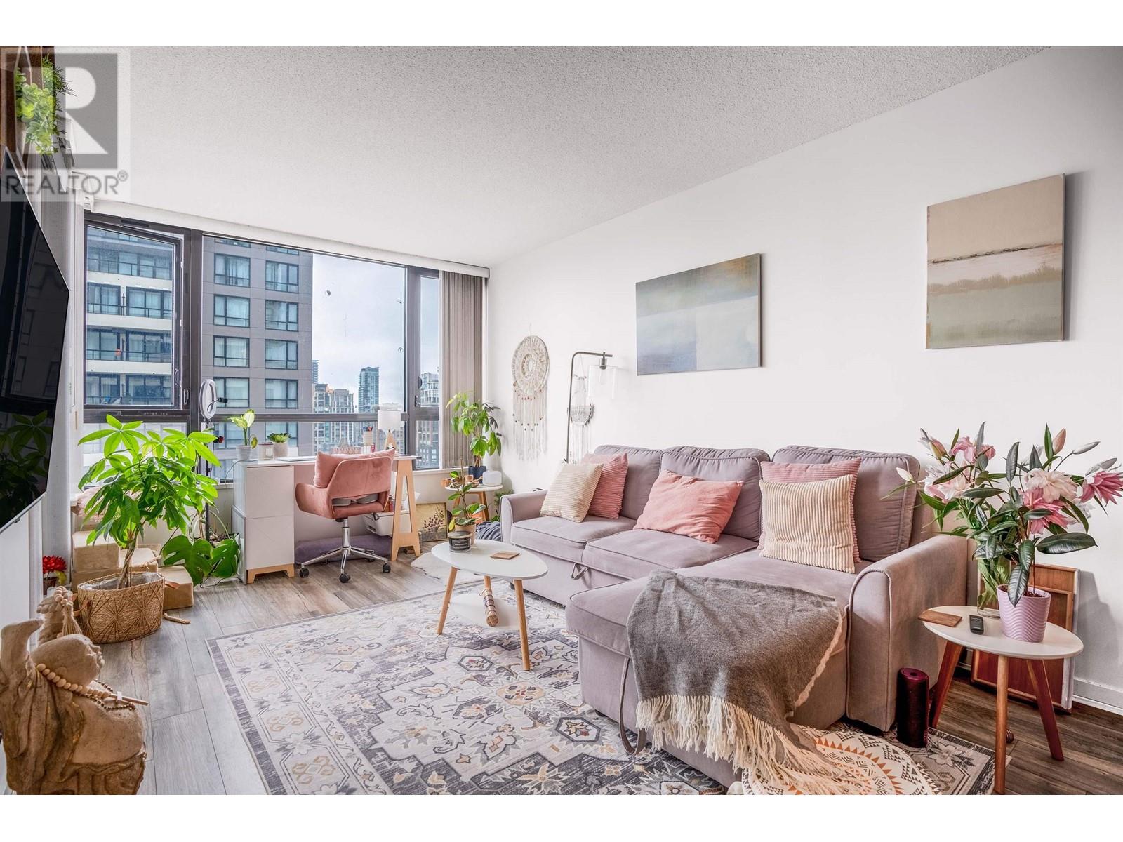 2405 909 MAINLAND STREET, Vancouver, British Columbia