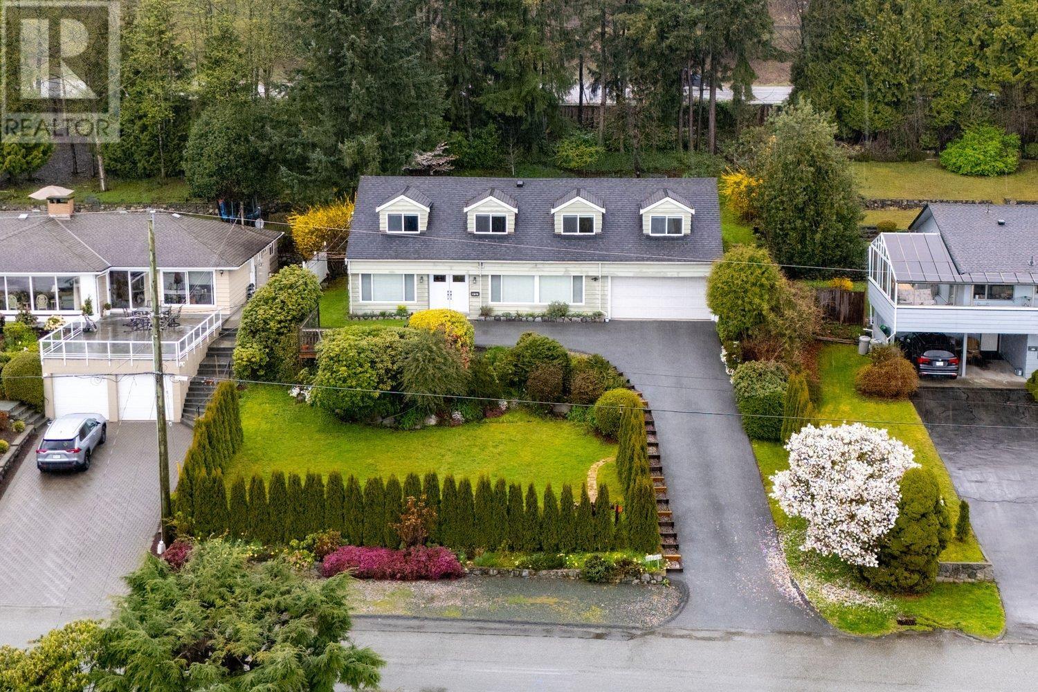 1805 Rosebery Avenue, West Vancouver, British Columbia  V7V 2Z5 - Photo 1 - R2988802