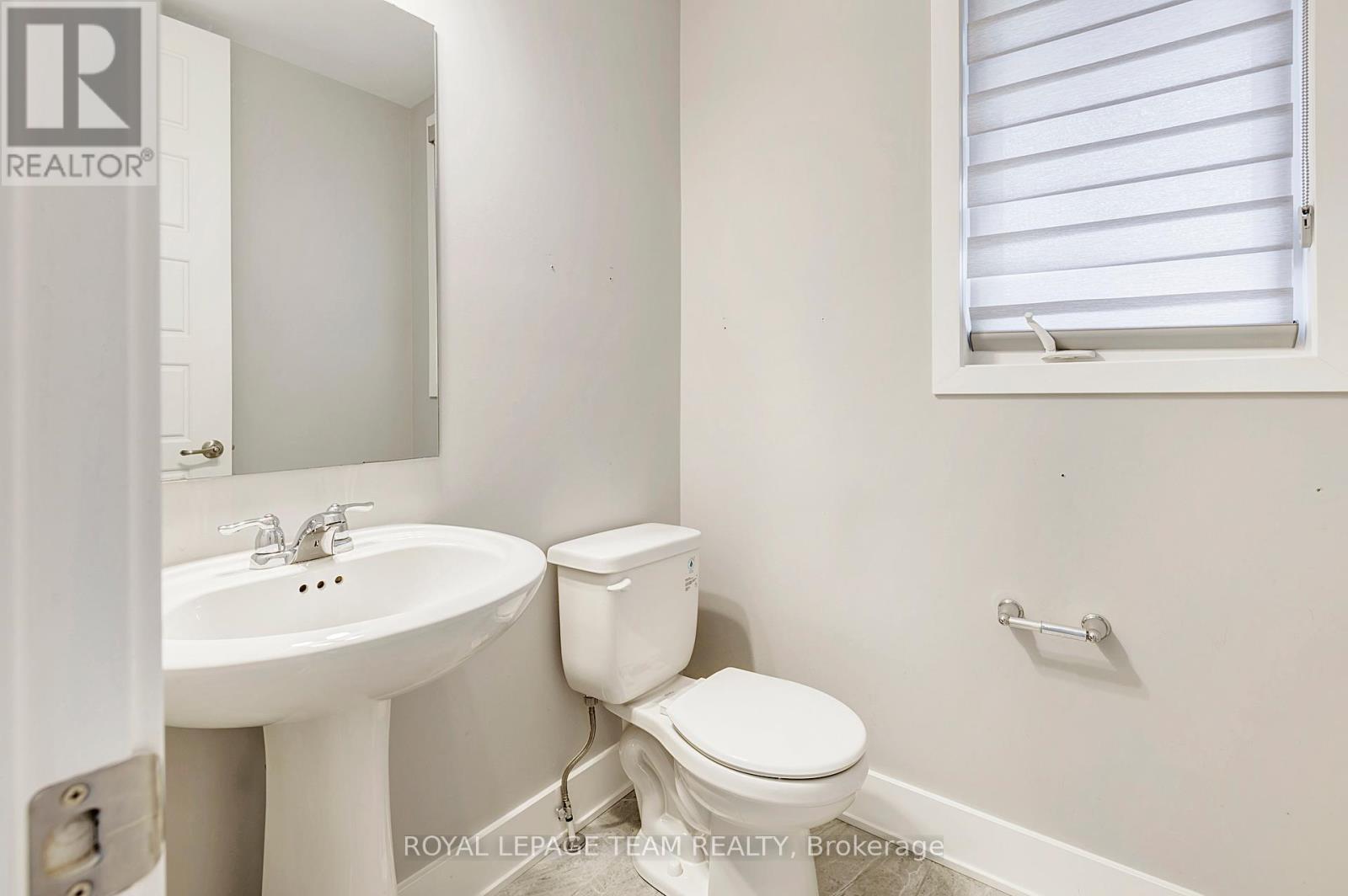 181 Yearling Circle, Ottawa, Ontario  K0A 2Z0 - Photo 4 - X12073468