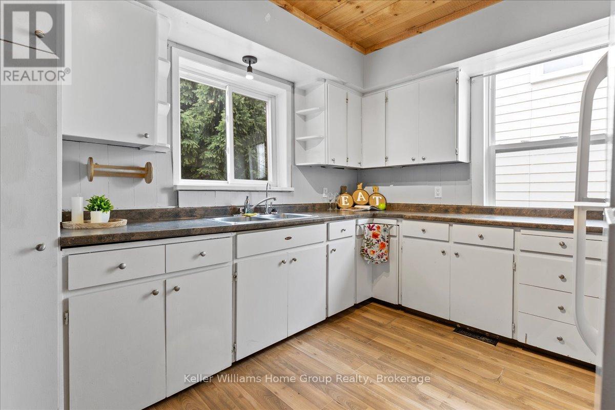 106 William Street, West Grey, Ontario  N0G 2M0 - Photo 12 - X12073469