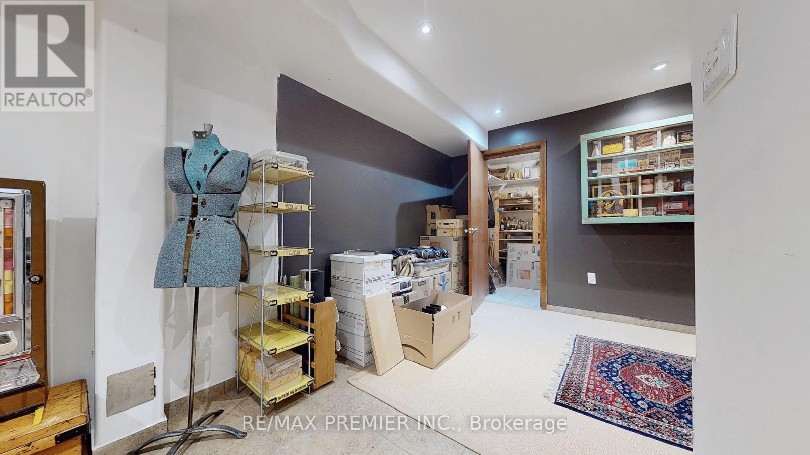 216 Medland Street, Toronto, Ontario  M6P 2N7 - Photo 39 - W12073487