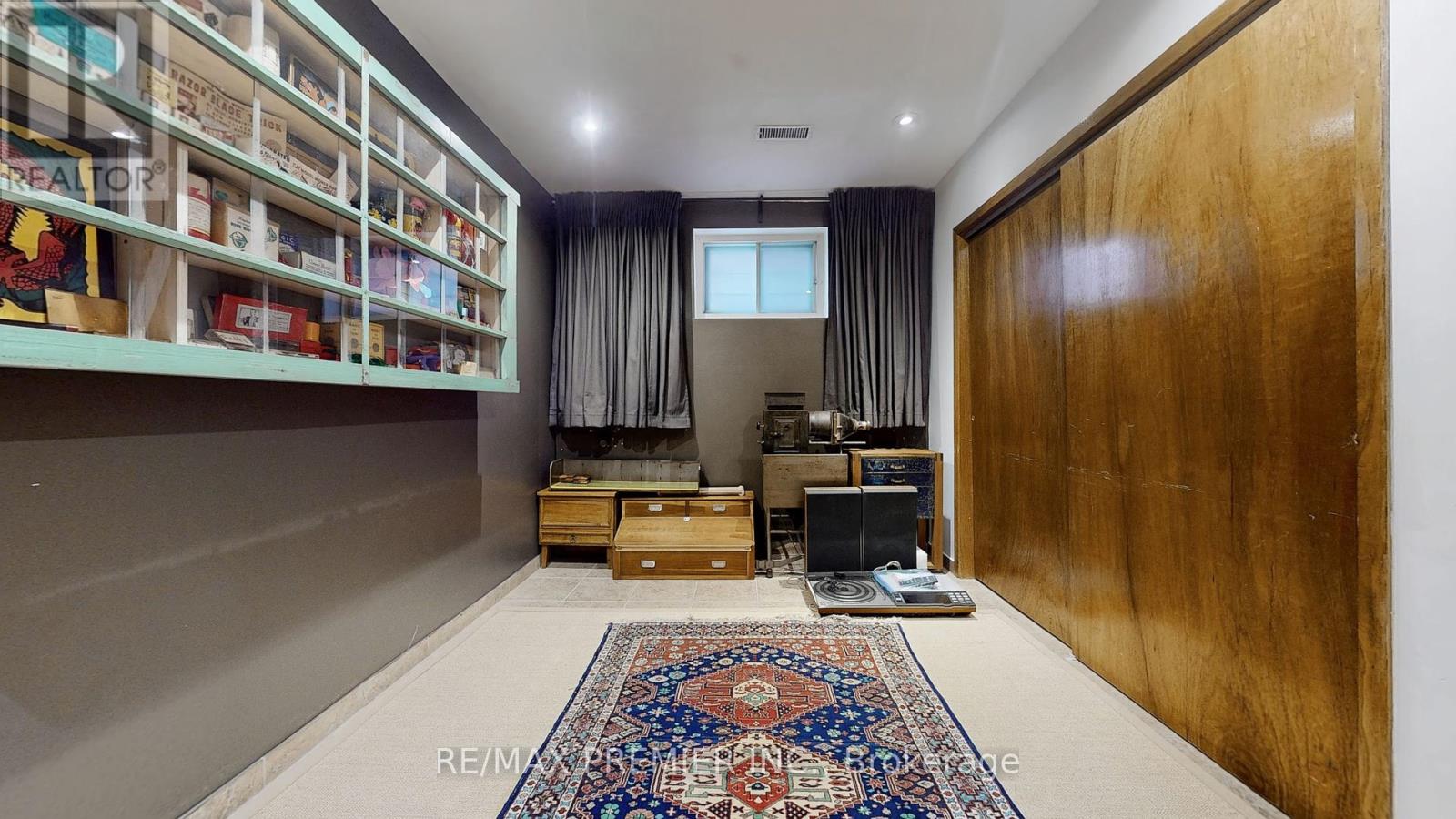 216 Medland Street, Toronto, Ontario  M6P 2N7 - Photo 40 - W12073487