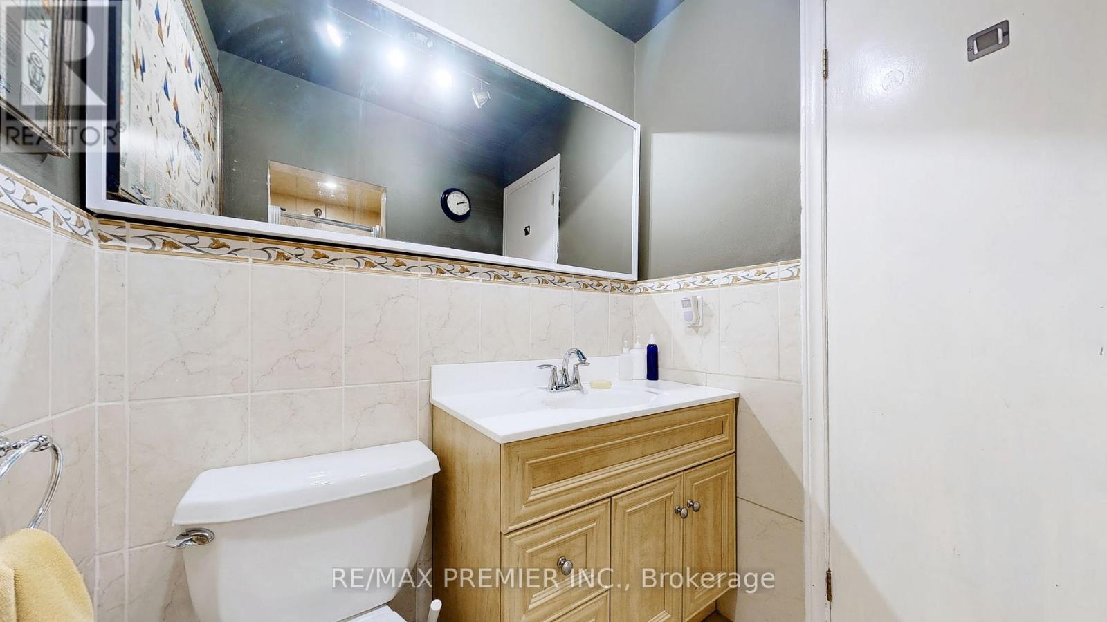 216 Medland Street, Toronto, Ontario  M6P 2N7 - Photo 43 - W12073487