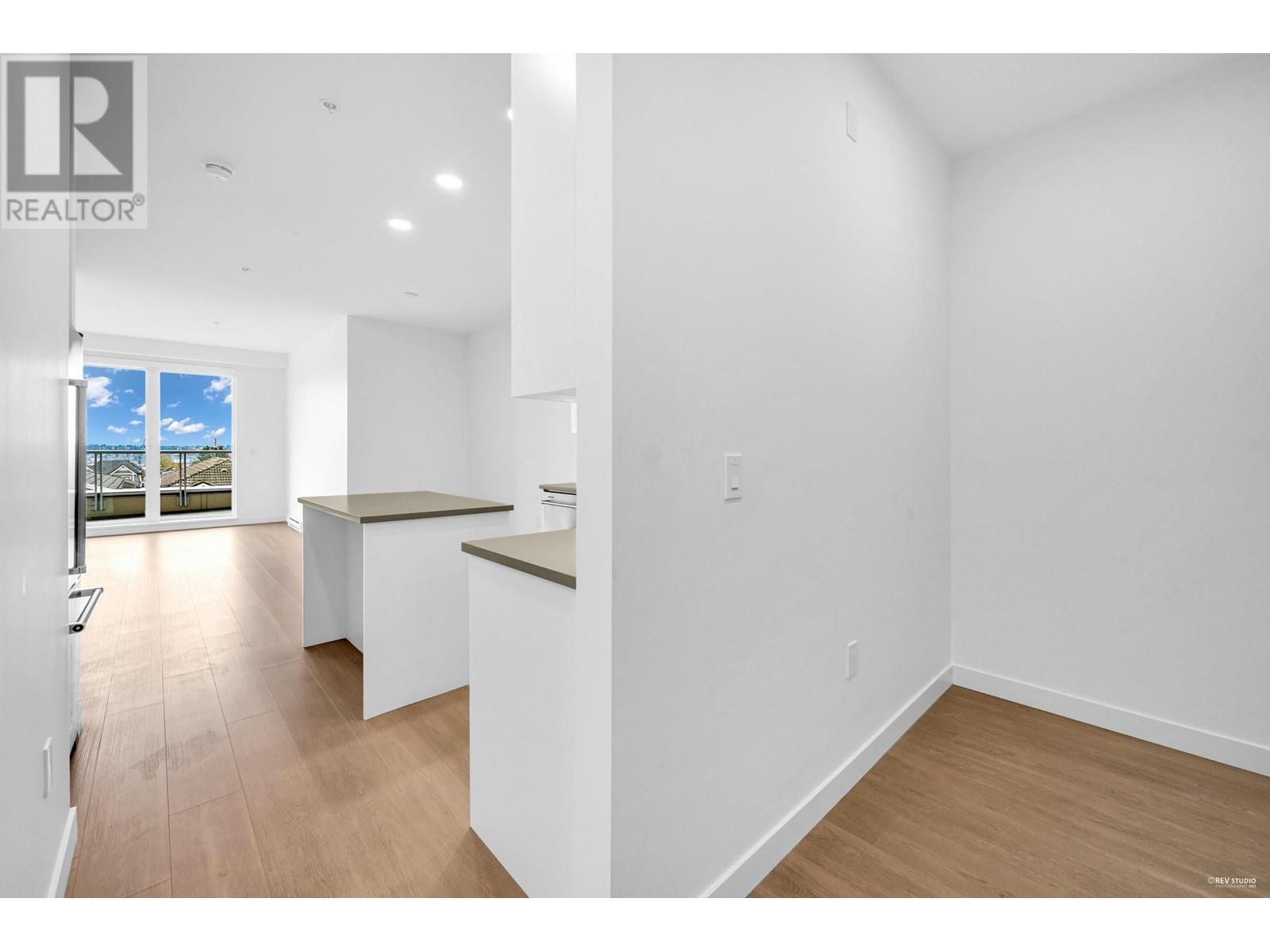 313 7123 11th Avenue, Burnaby, British Columbia  V3N 0J6 - Photo 6 - R2988107