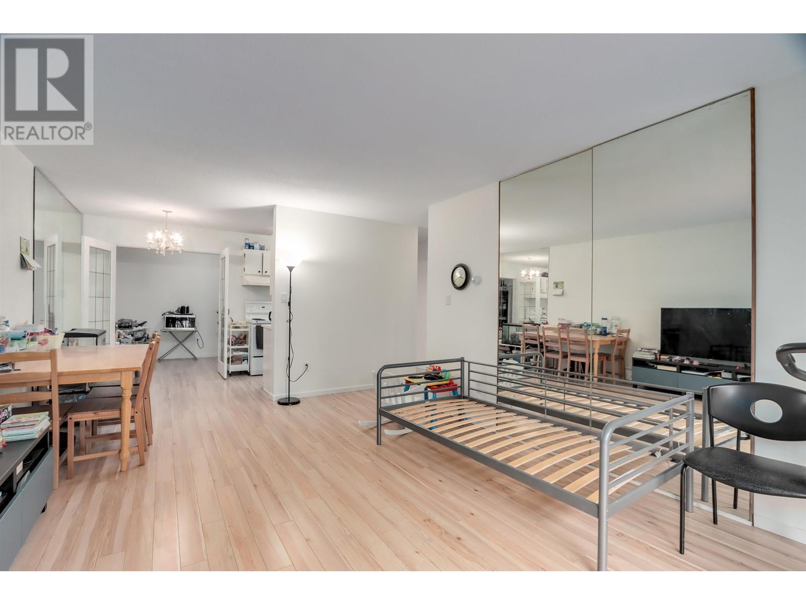 214 170 E 3rd Street, North Vancouver, British Columbia  V7L 1E6 - Photo 4 - R2988483