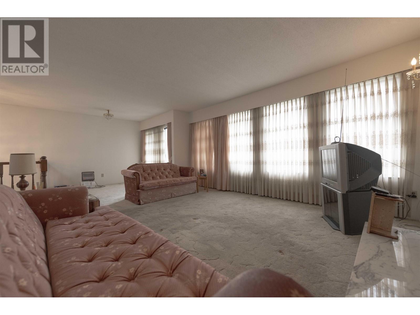 2754 Kitchener Street, Vancouver, British Columbia  V5K 3E1 - Photo 4 - R2988570