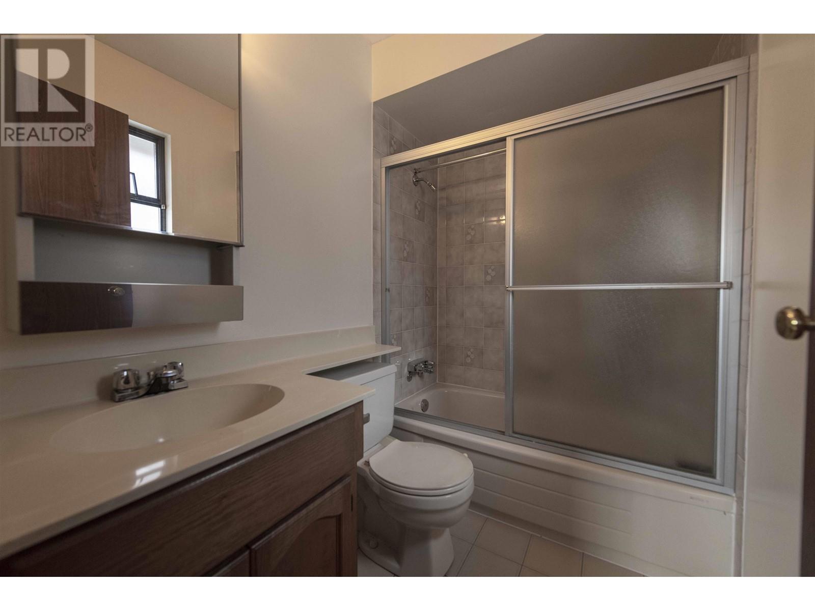 2754 Kitchener Street, Vancouver, British Columbia  V5K 3E1 - Photo 11 - R2988570