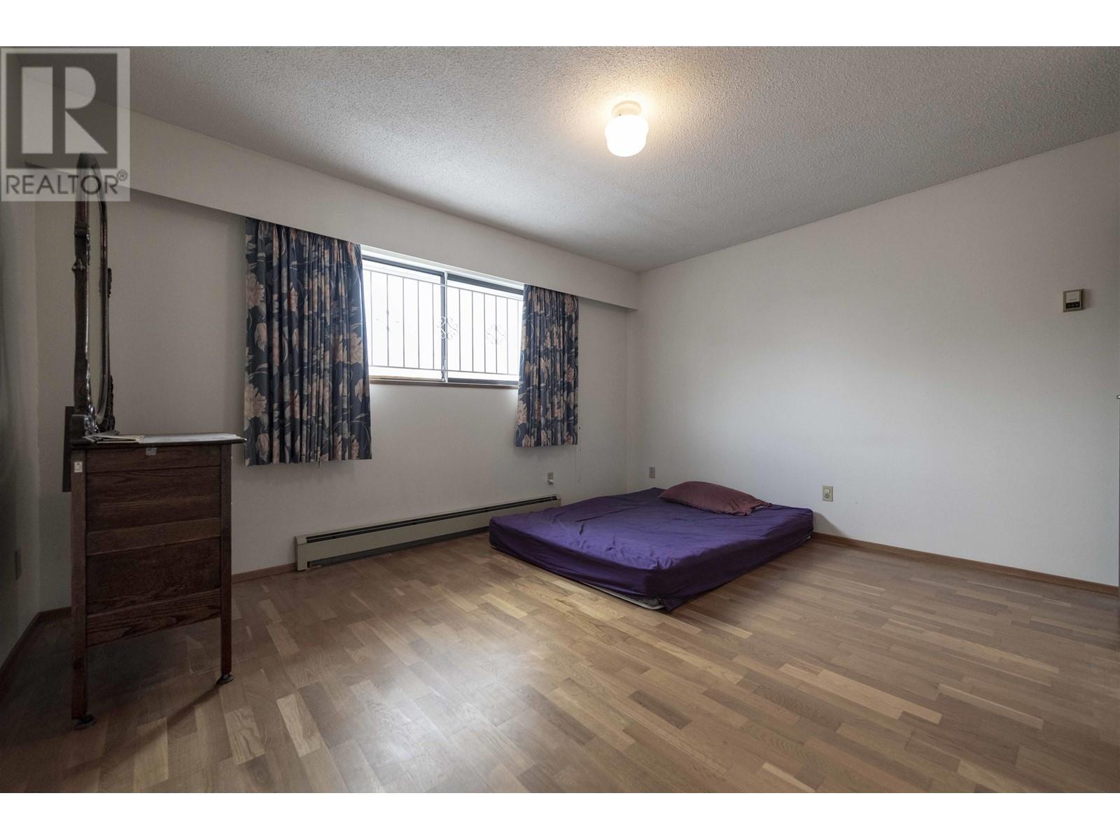 2754 Kitchener Street, Vancouver, British Columbia  V5K 3E1 - Photo 9 - R2988570