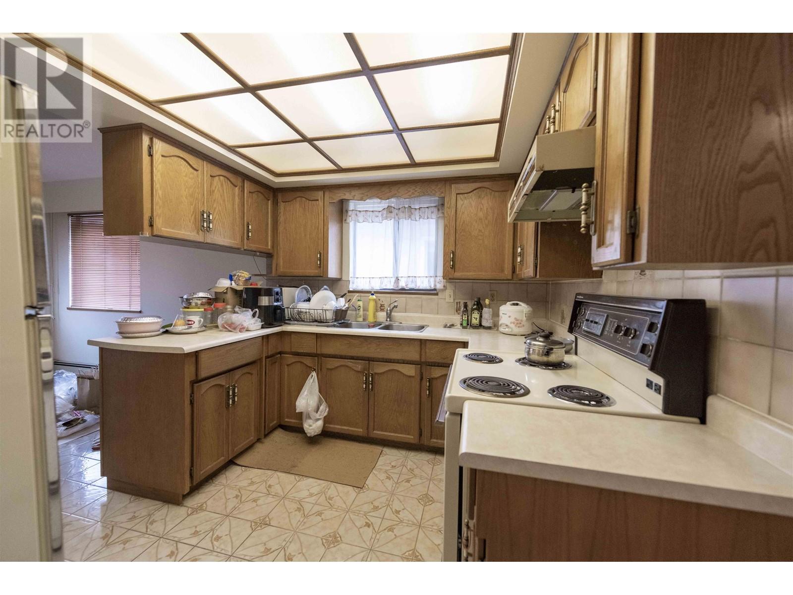 2754 Kitchener Street, Vancouver, British Columbia  V5K 3E1 - Photo 6 - R2988570
