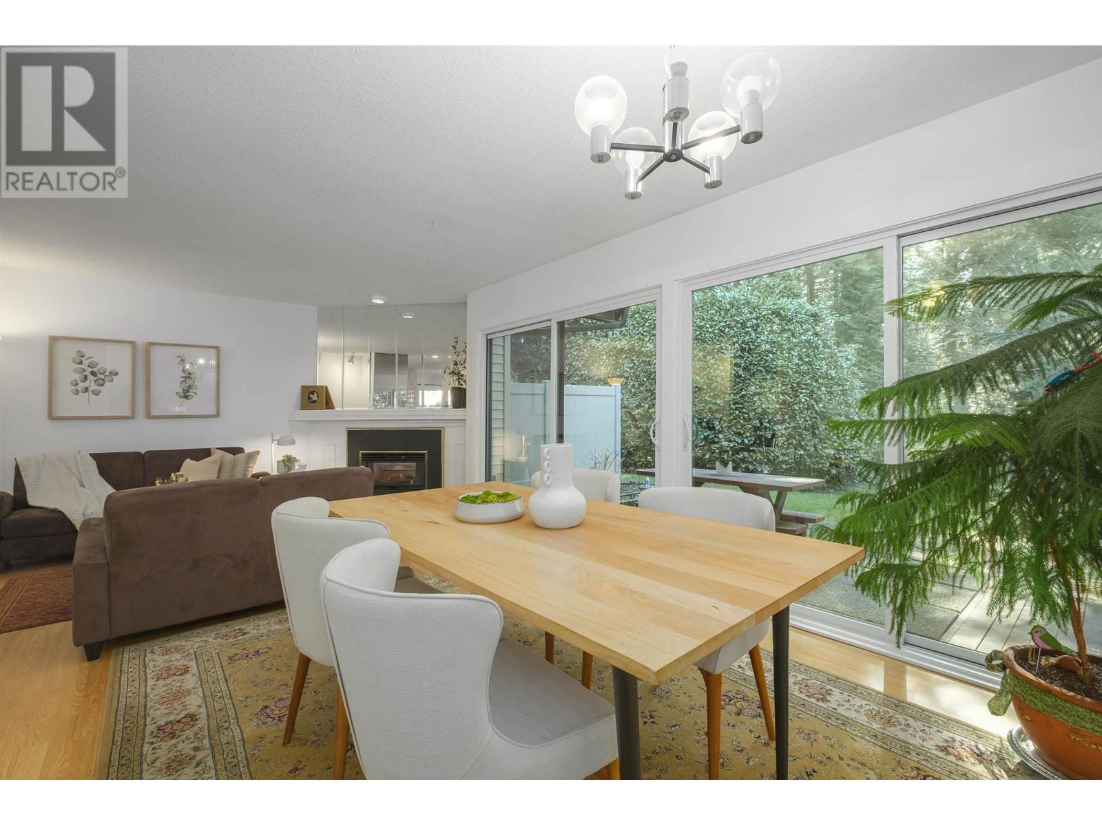 Listing Picture 9 of 33 : 9828 BELFRIAR DRIVE, Burnaby / 本拿比 - 魯藝地產 Yvonne Lu Group - MLS Medallion Club Member