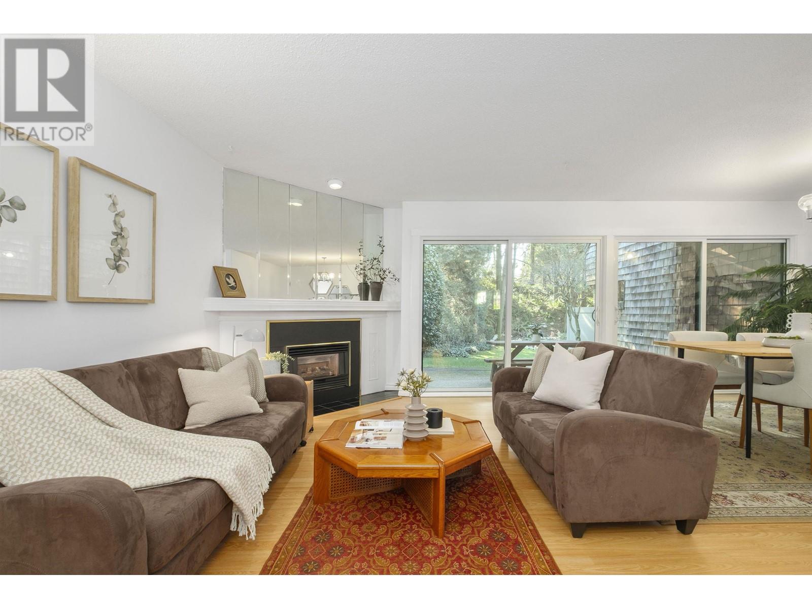 Listing Picture 7 of 33 : 9828 BELFRIAR DRIVE, Burnaby / 本拿比 - 魯藝地產 Yvonne Lu Group - MLS Medallion Club Member