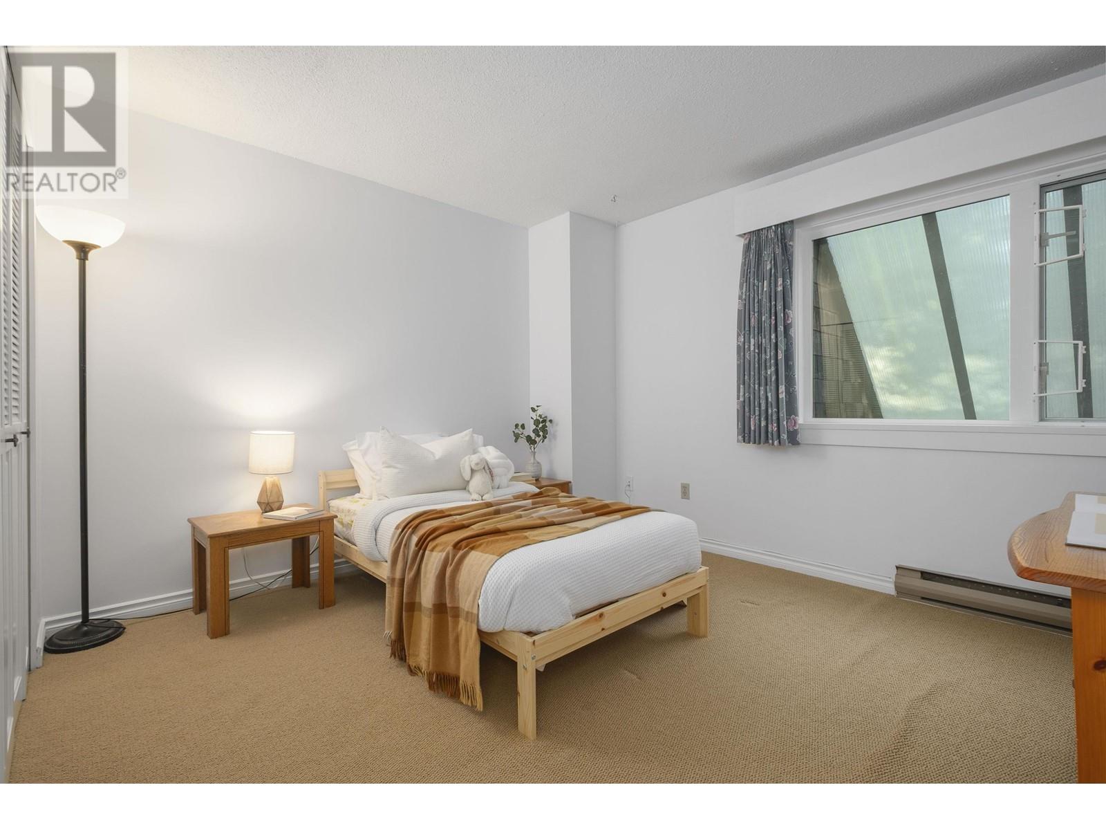 Listing Picture 20 of 33 : 9828 BELFRIAR DRIVE, Burnaby / 本拿比 - 魯藝地產 Yvonne Lu Group - MLS Medallion Club Member