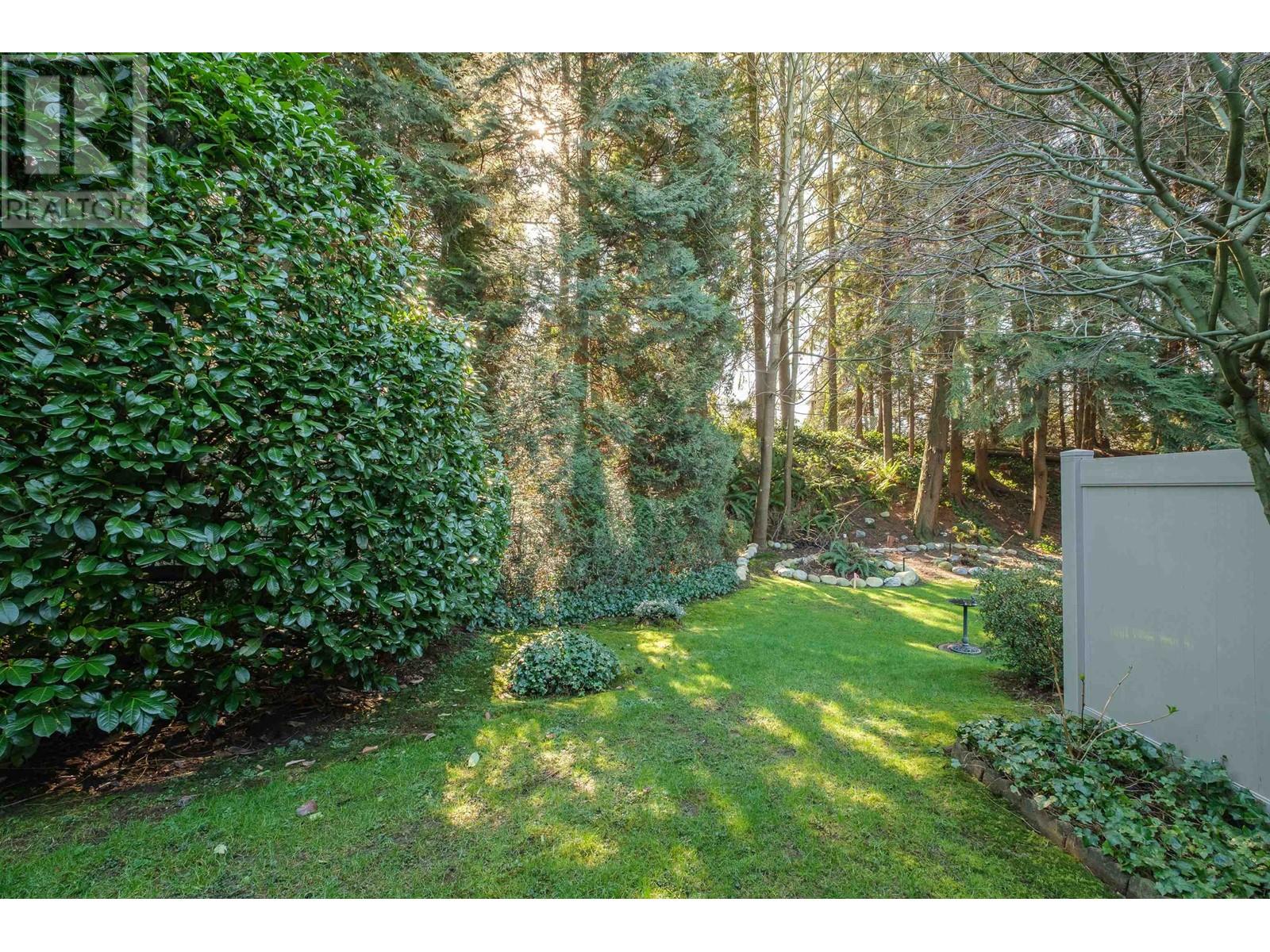 Listing Picture 28 of 33 : 9828 BELFRIAR DRIVE, Burnaby / 本拿比 - 魯藝地產 Yvonne Lu Group - MLS Medallion Club Member