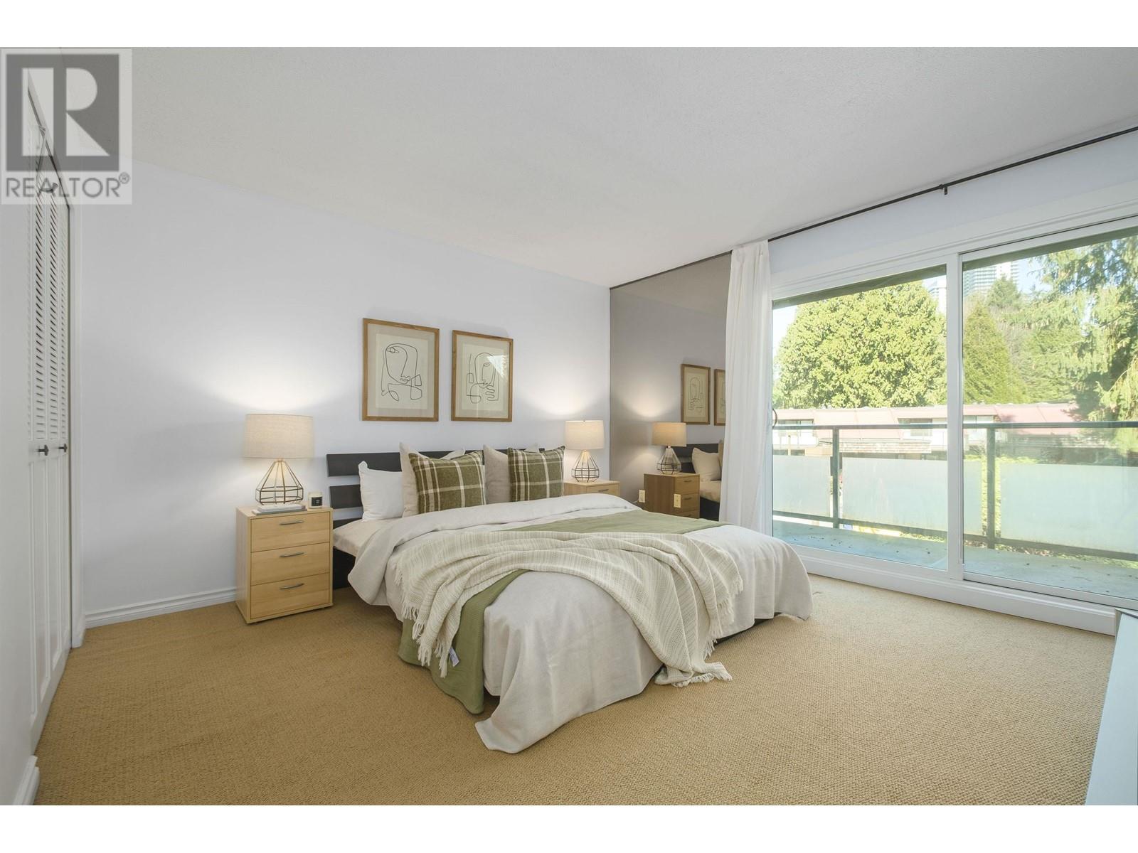 Listing Picture 16 of 33 : 9828 BELFRIAR DRIVE, Burnaby / 本拿比 - 魯藝地產 Yvonne Lu Group - MLS Medallion Club Member