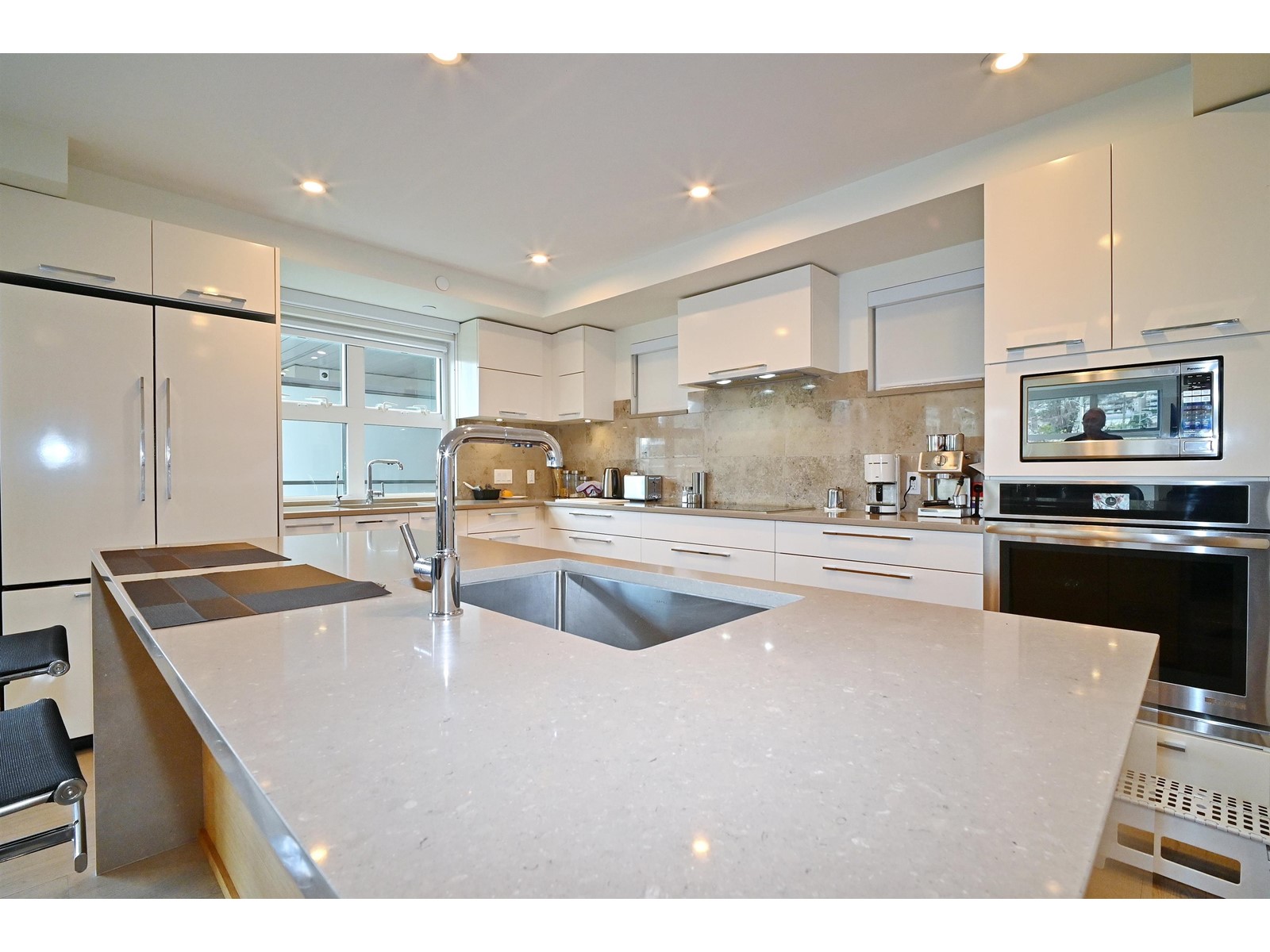 308 1160 Oxford Street, Surrey, British Columbia  V4B 0B3 - Photo 3 - R2988305