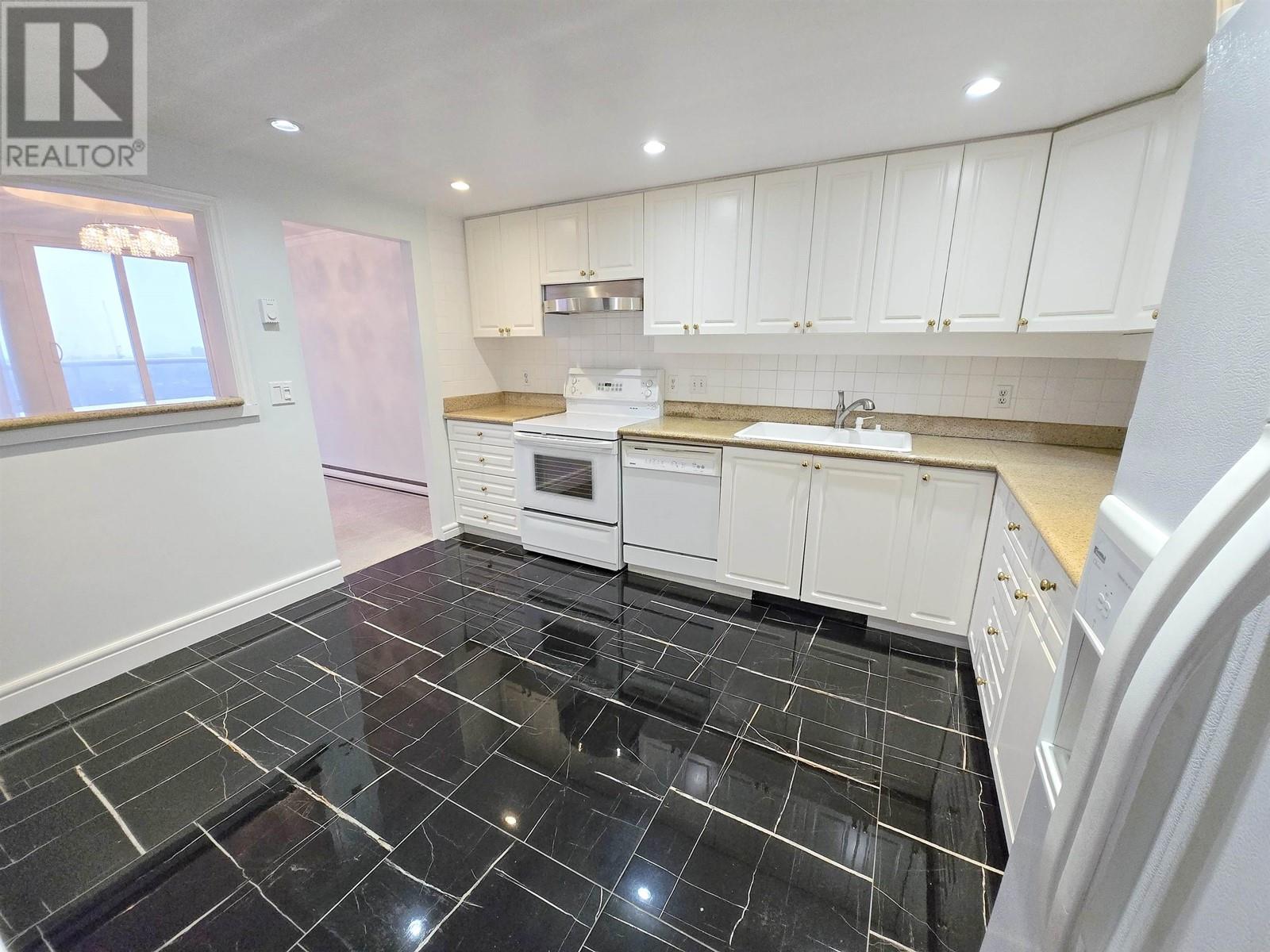 Listing Picture 9 of 22 : 2601 6240 MCKAY AVENUE, Burnaby / 本拿比 - 魯藝地產 Yvonne Lu Group - MLS Medallion Club Member