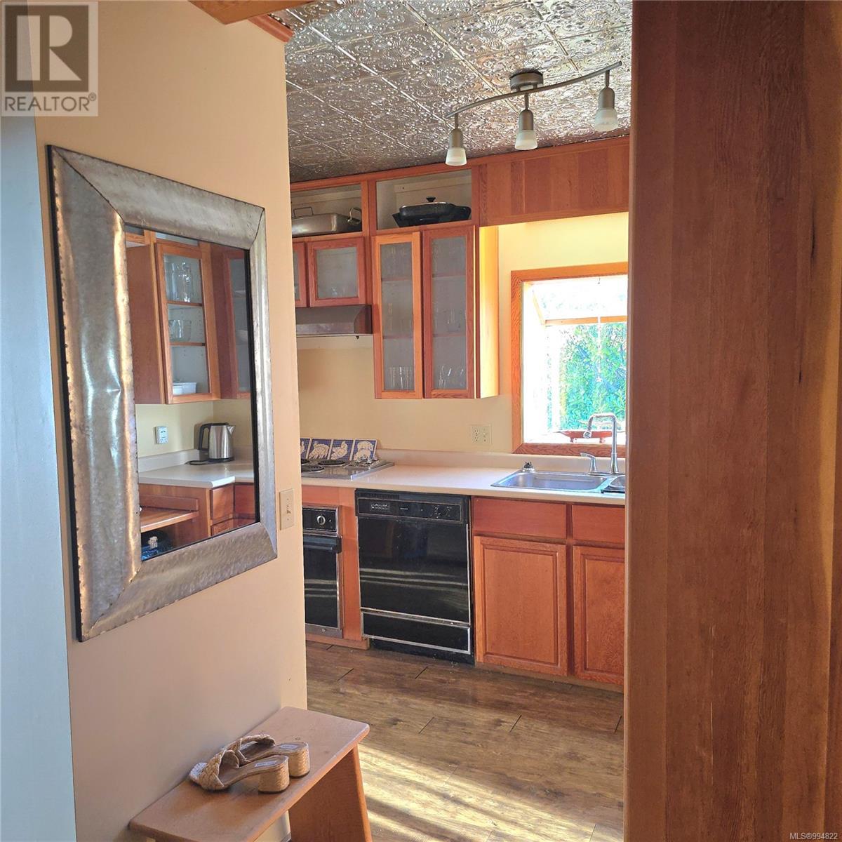 220 1st St, Sointula, British Columbia  V0N 3E0 - Photo 7 - 994822