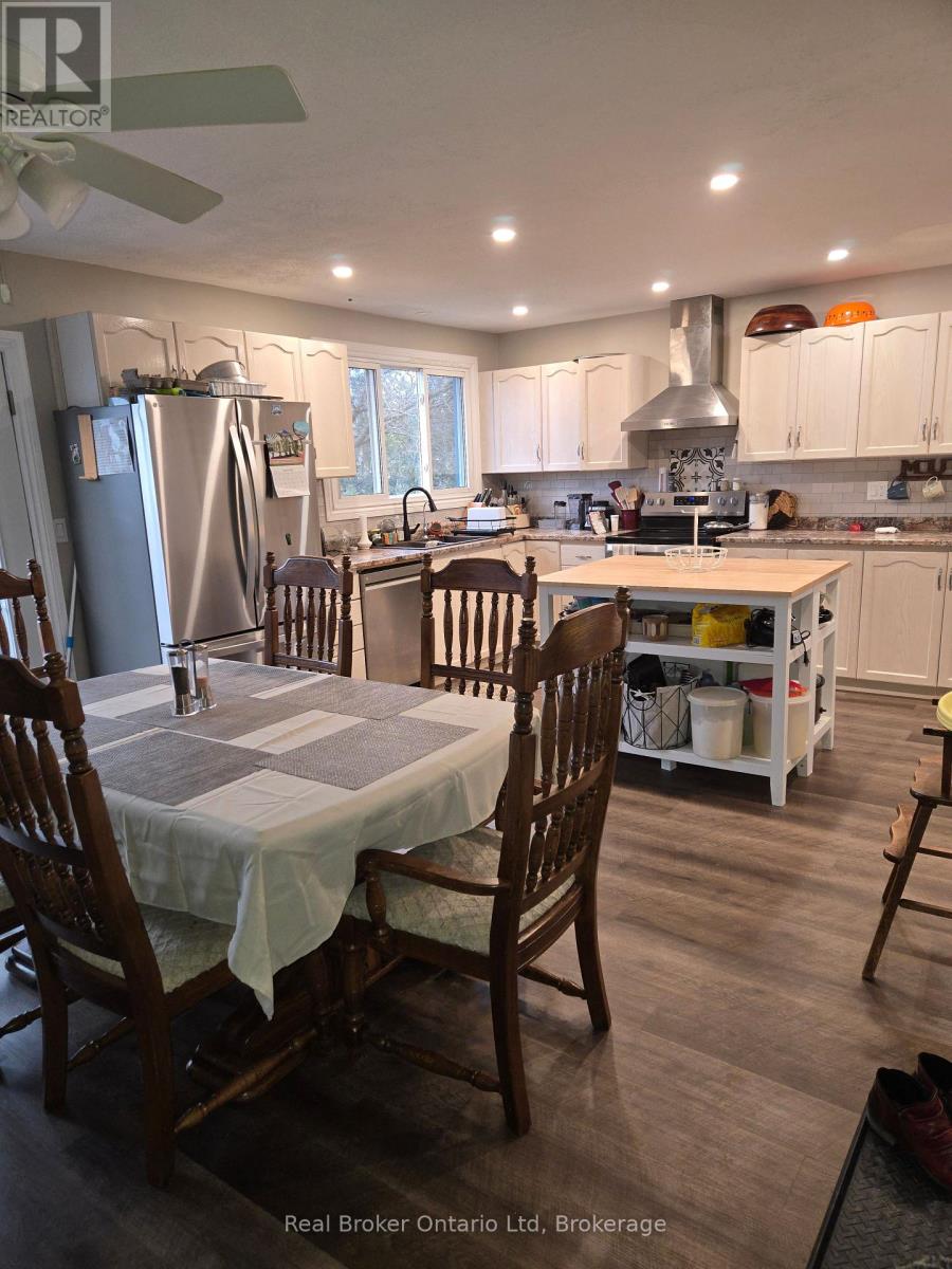 1088 10th Street E, Owen Sound, Ontario  N4K 1T6 - Photo 4 - X12070714