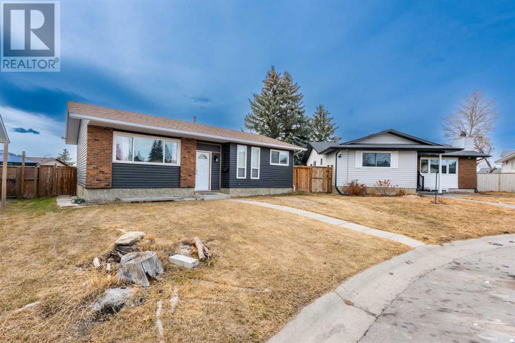 Property at 423 Rundleson Place NE image 2