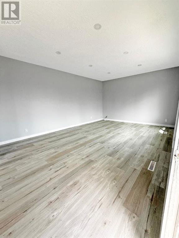 Property at 601 25 Street N image 3