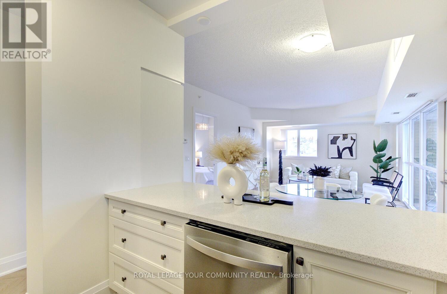 202 - 8302 Islington Avenue, Vaughan (Islington Woods), Ontario  L4L 0E6 - Photo 21 - N12073527