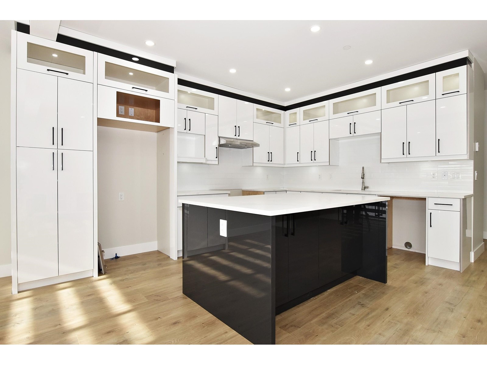 Property at 32540 HIGGINBOTTOM COURT image 2