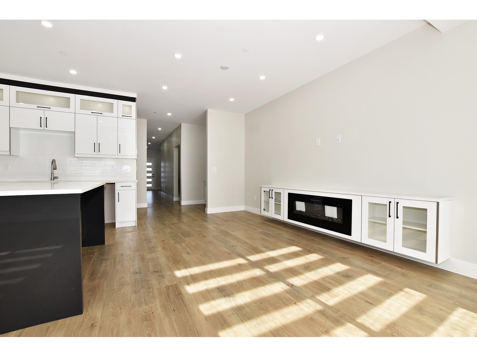 Property at 32540 HIGGINBOTTOM COURT image 4