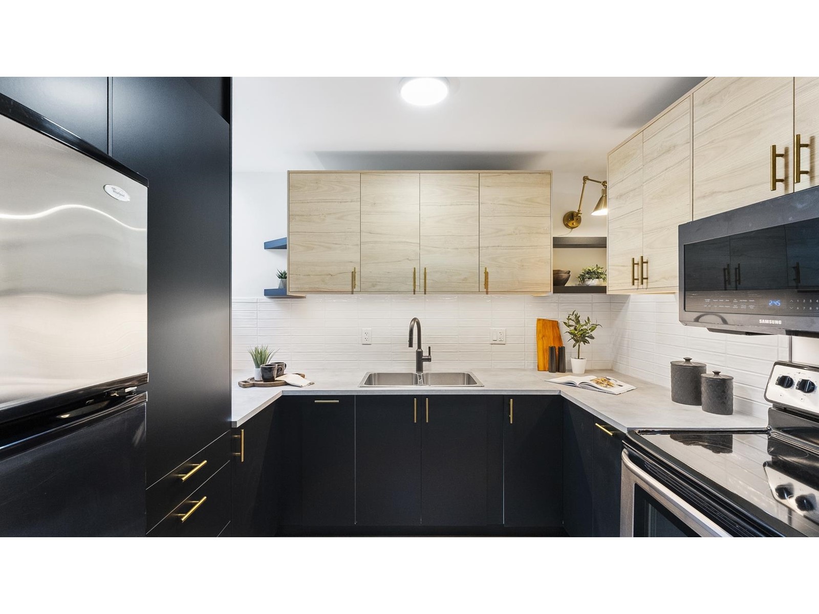 Property at 96 17716 60 AVENUE image 3