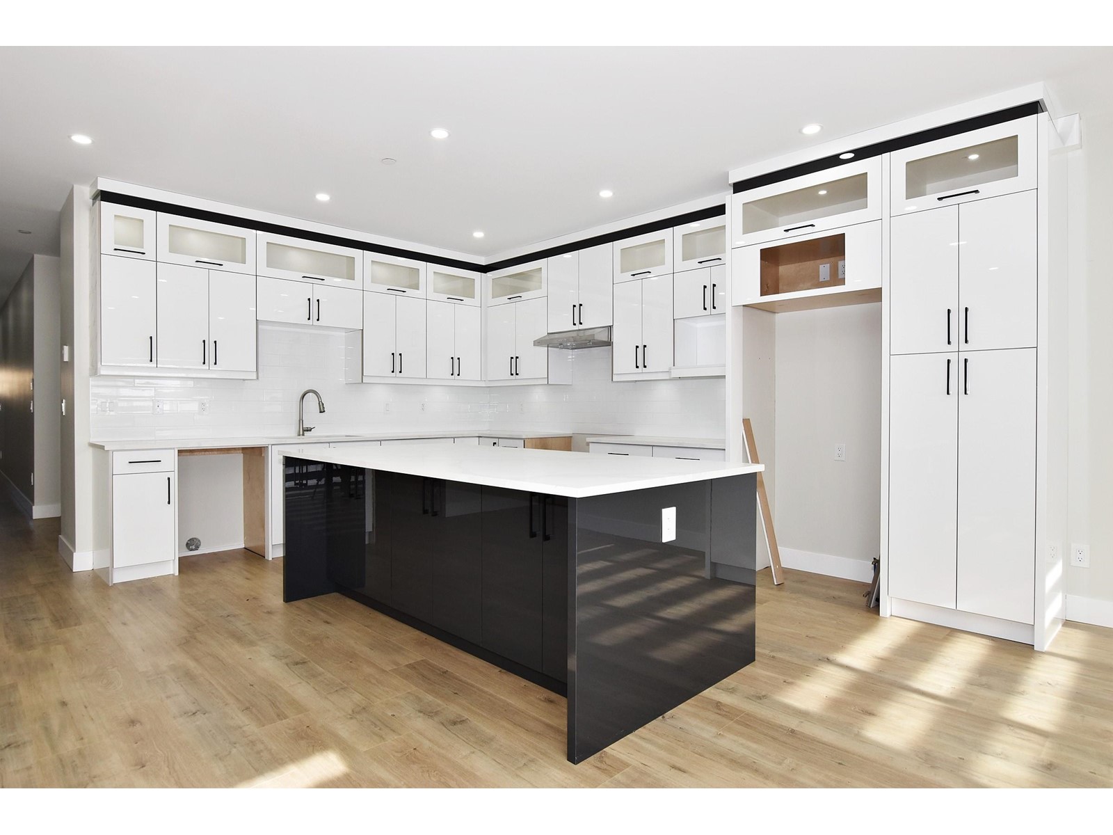 Property at 32538 HIGGINBOTTOM COURT image 4