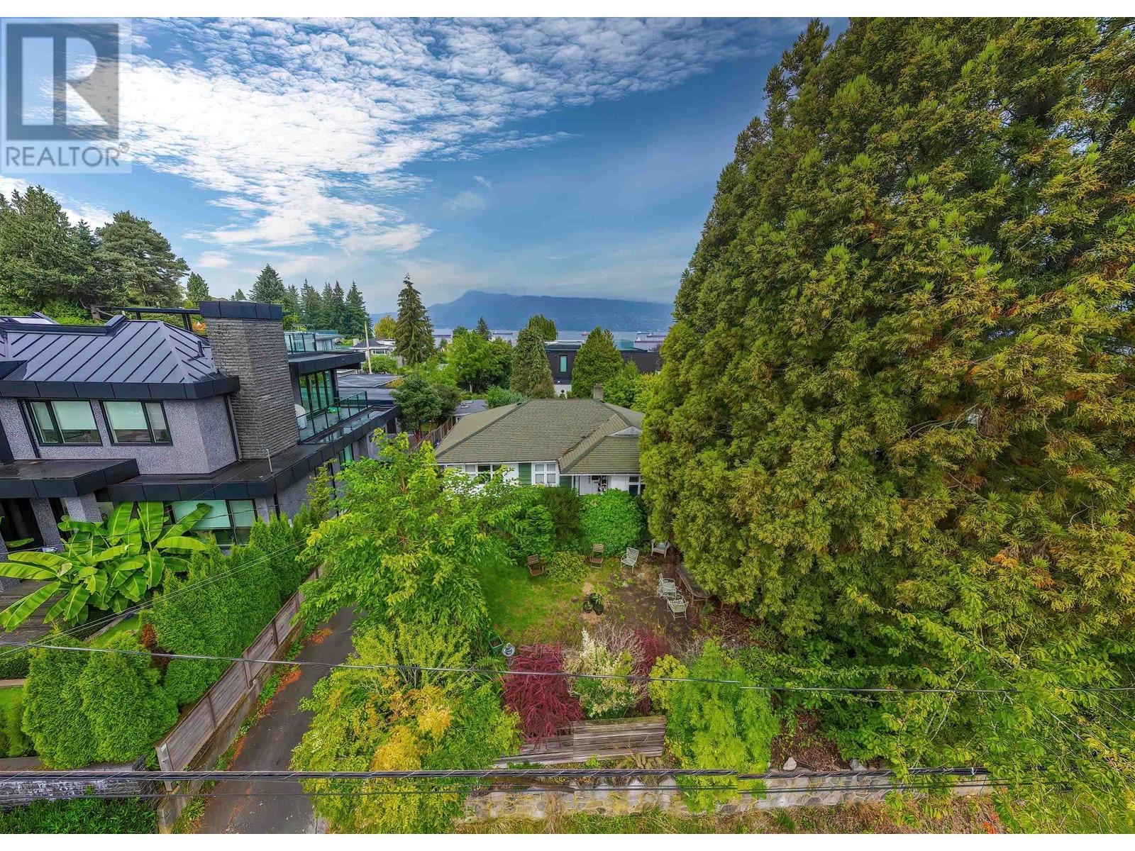 Property at 4615 W 4TH AVENUE image 3