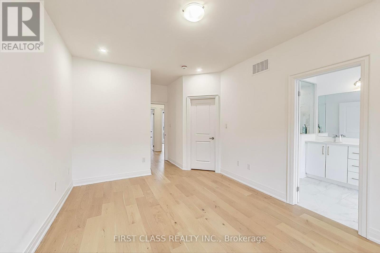 34 Chiara Rose Lane, Richmond Hill, Ontario  L4E 1L4 - Photo 16 - N12073539