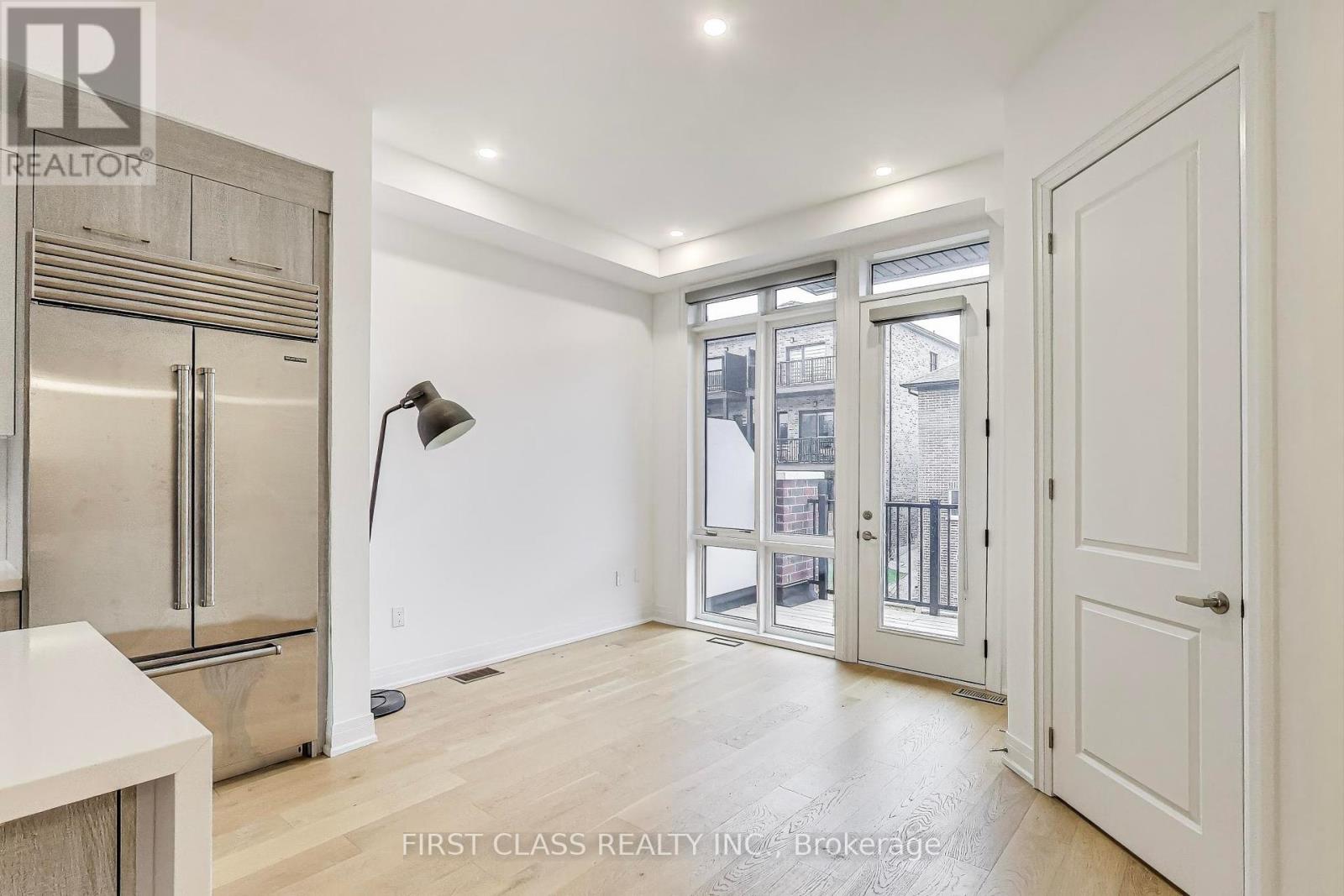34 Chiara Rose Lane, Richmond Hill, Ontario  L4E 1L4 - Photo 5 - N12073539