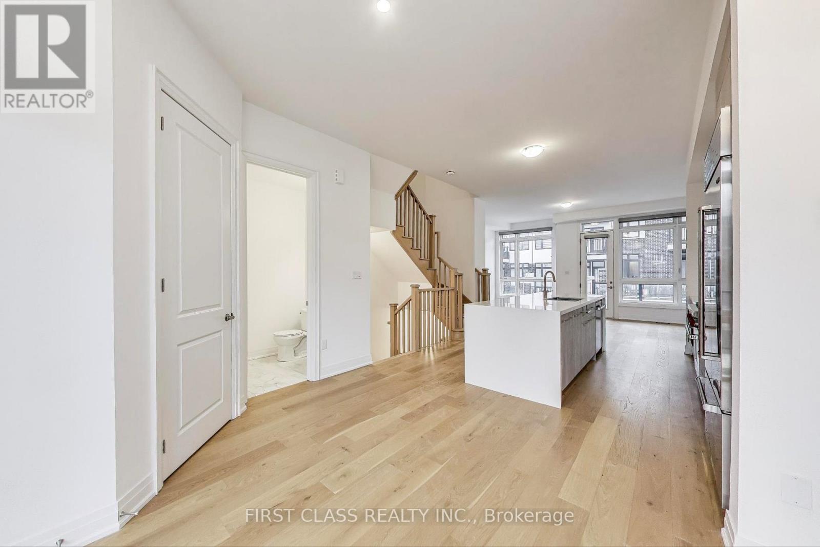 34 Chiara Rose Lane, Richmond Hill, Ontario  L4E 1L4 - Photo 6 - N12073539