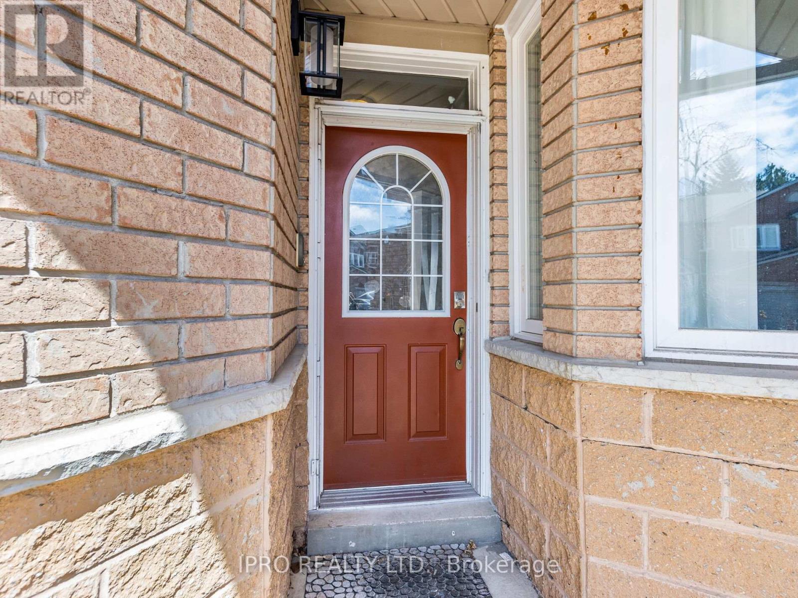 Property at 107 - 833 SCOLLARD COURT image 3