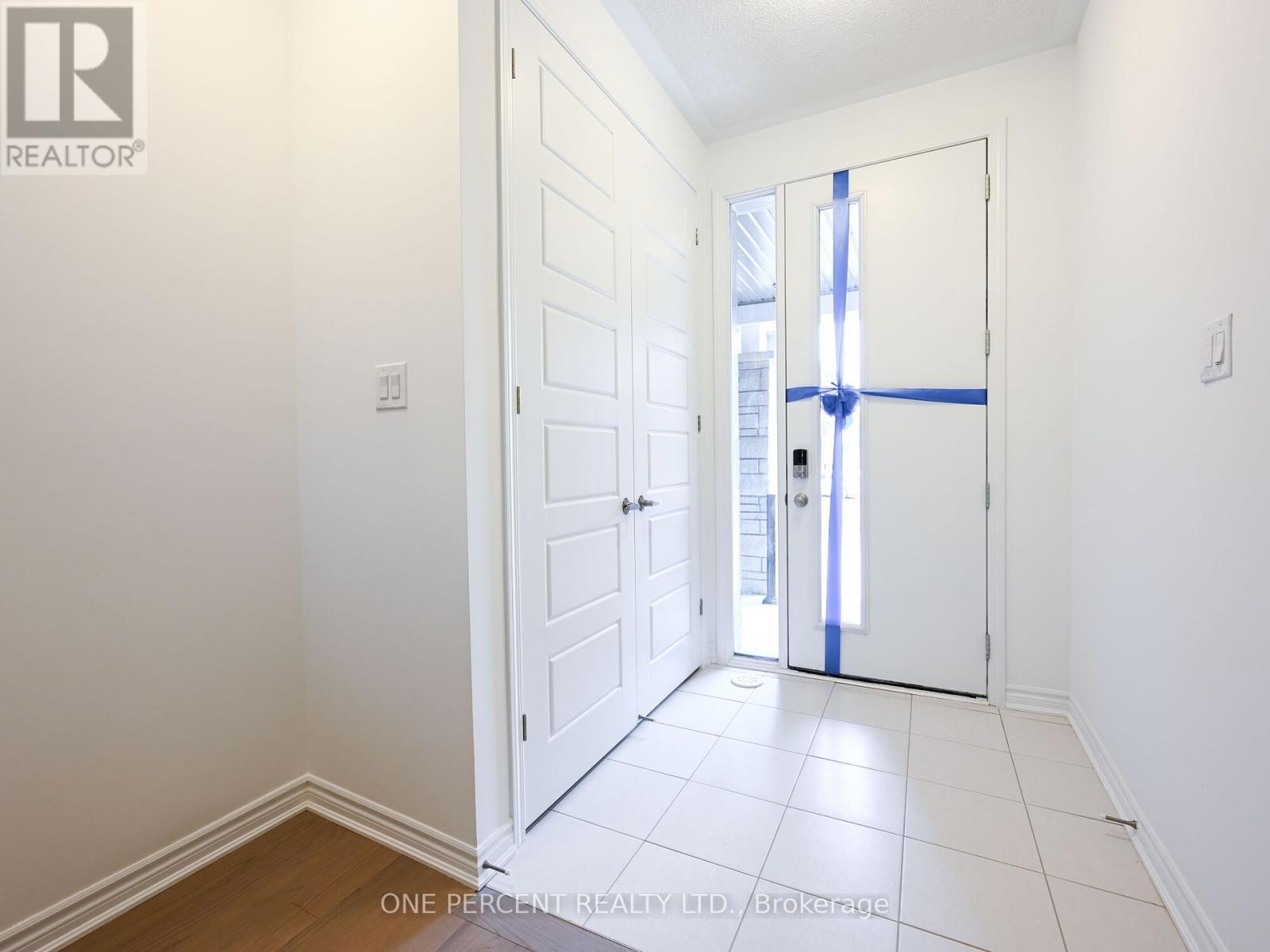 4045 Saida Street, Mississauga, Ontario  L5M 2S8 - Photo 3 - W12073550