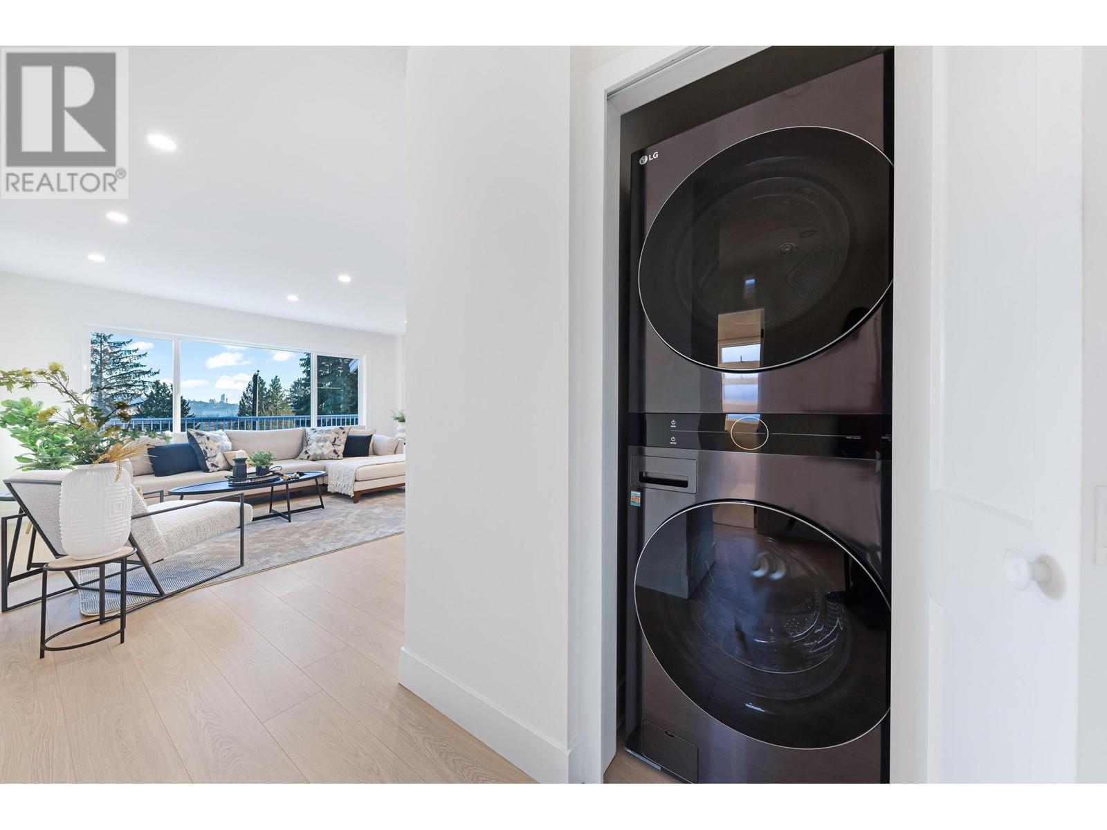 1225 Cloverley Street, North Vancouver, British Columbia  V7L 1N7 - Photo 12 - R2988821