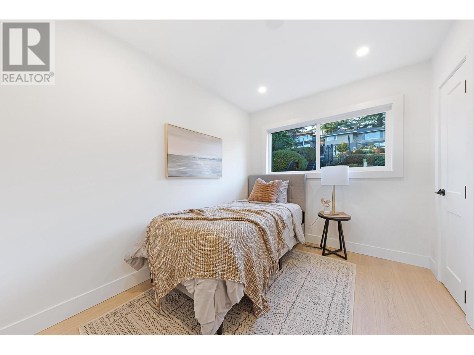 1225 Cloverley Street, North Vancouver, British Columbia  V7L 1N7 - Photo 11 - R2988821