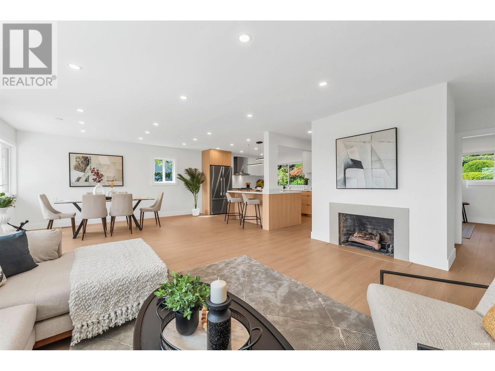 1225 Cloverley Street, North Vancouver, British Columbia  V7L 1N7 - Photo 9 - R2988821